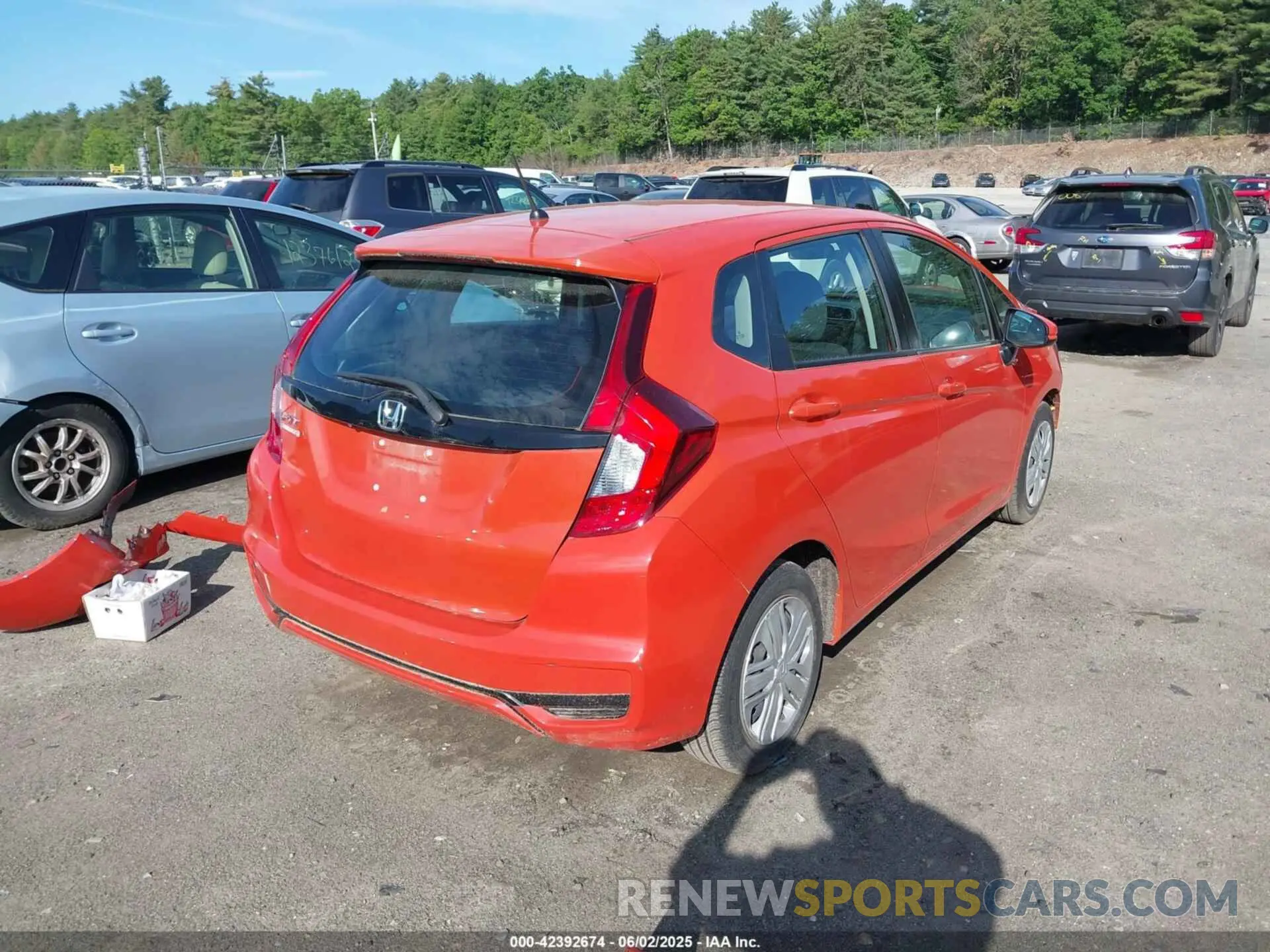 4 Photograph of a damaged car 3HGGK5H48LM715852 HONDA FIT 2020