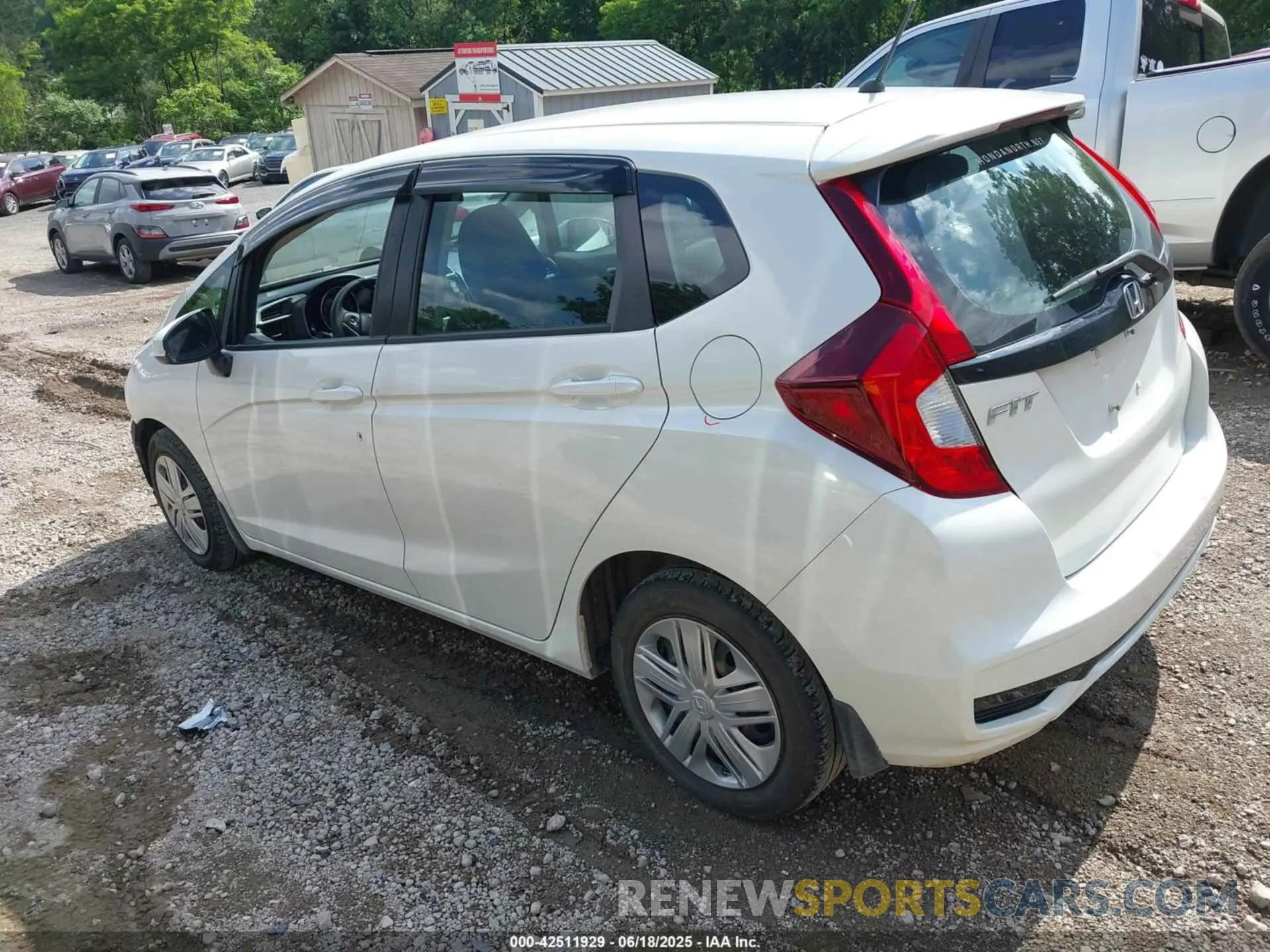 3 Photograph of a damaged car 3HGGK5H48LM728827 HONDA FIT 2020