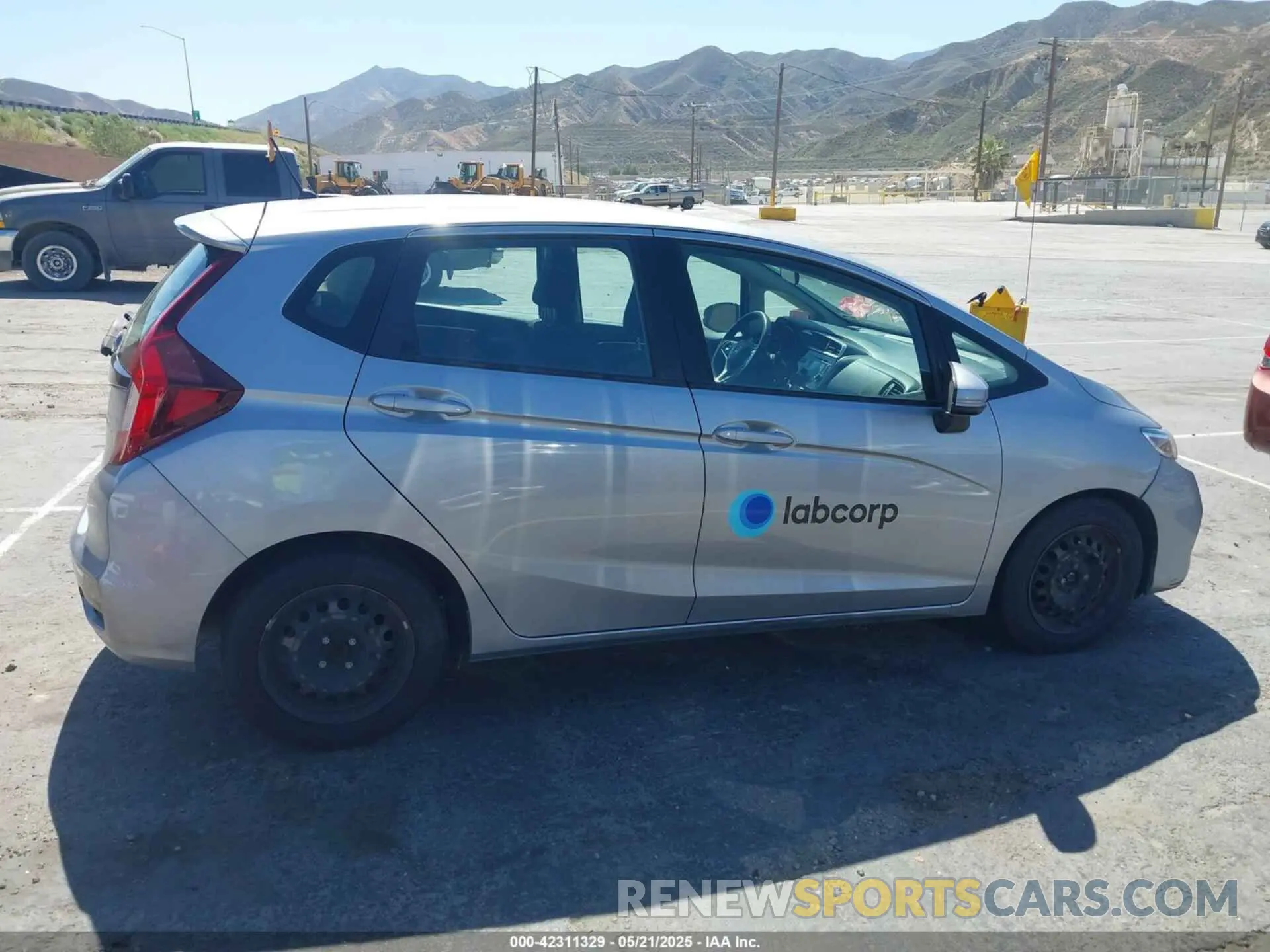 13 Photograph of a damaged car 3HGGK5H48LM730268 HONDA FIT 2020