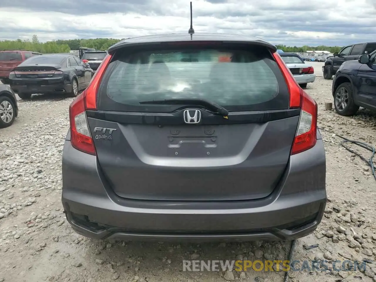 6 Photograph of a damaged car 3HGGK5H49LM723393 HONDA FIT 2020