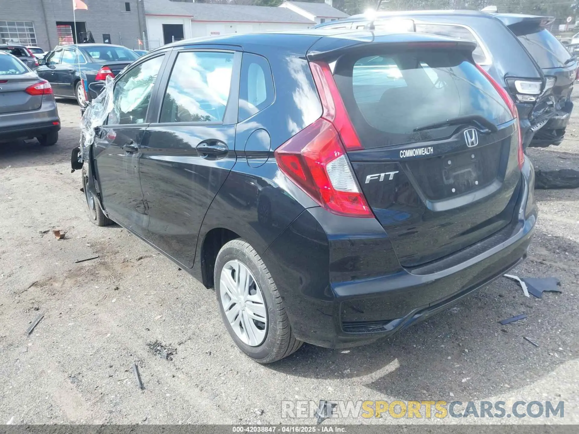3 Photograph of a damaged car 3HGGK5H49LM726214 HONDA FIT 2020