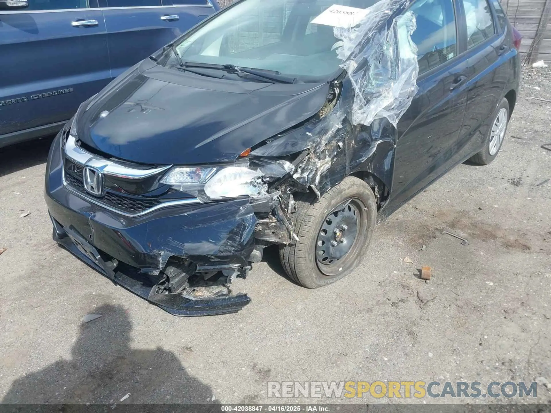 6 Photograph of a damaged car 3HGGK5H49LM726214 HONDA FIT 2020