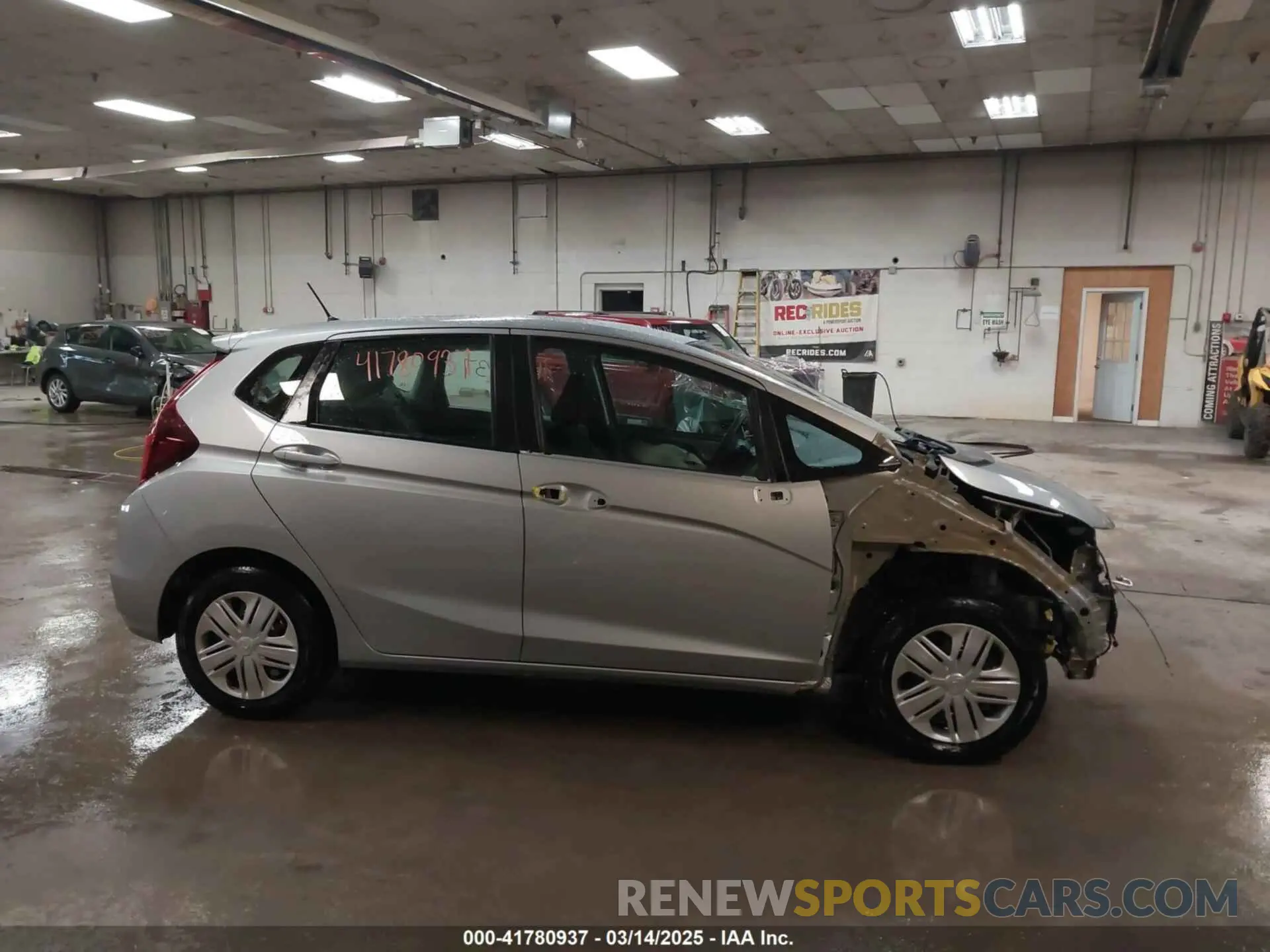 14 Photograph of a damaged car 3HGGK5H4XLM724178 HONDA FIT 2020