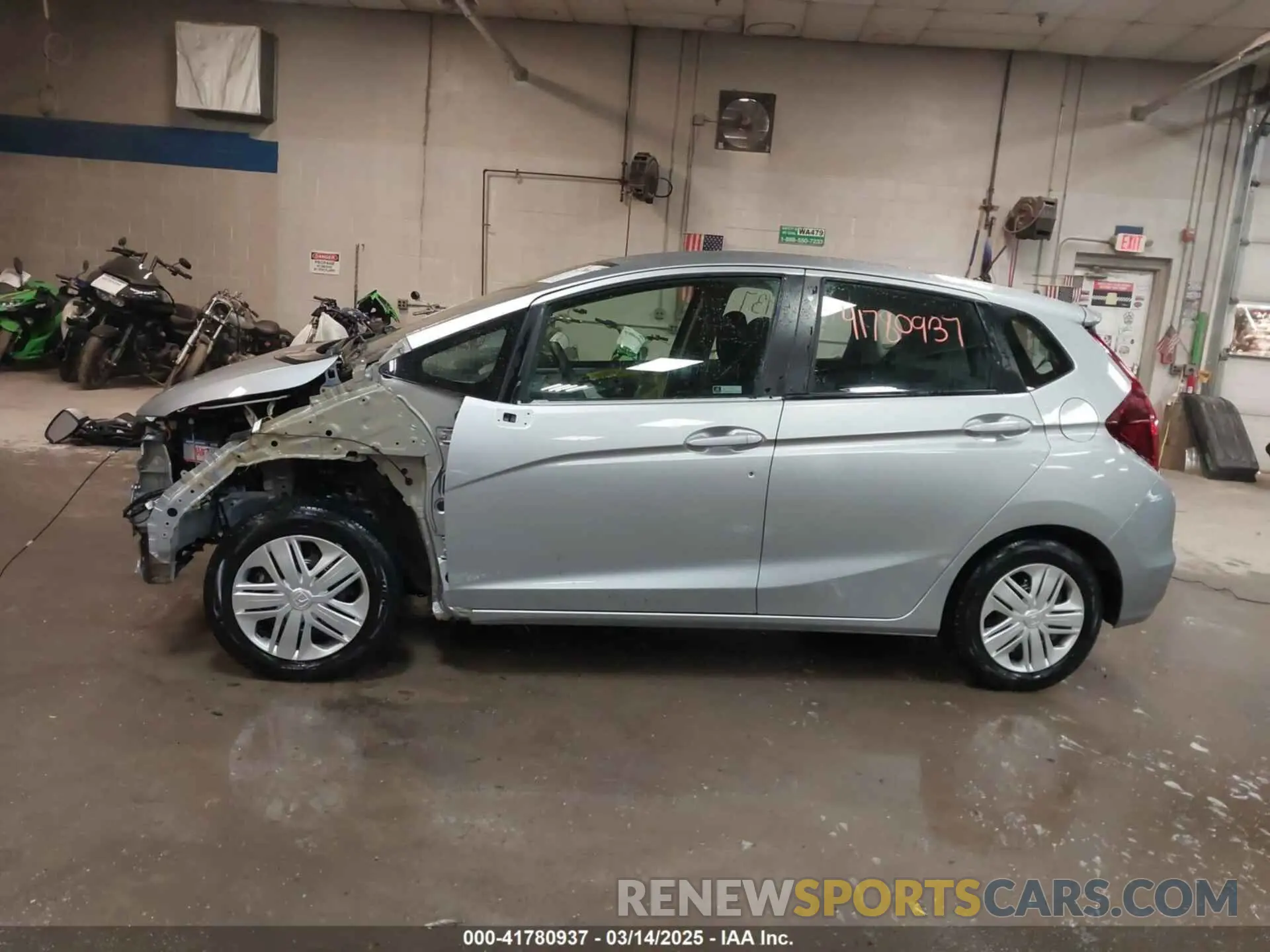 15 Photograph of a damaged car 3HGGK5H4XLM724178 HONDA FIT 2020