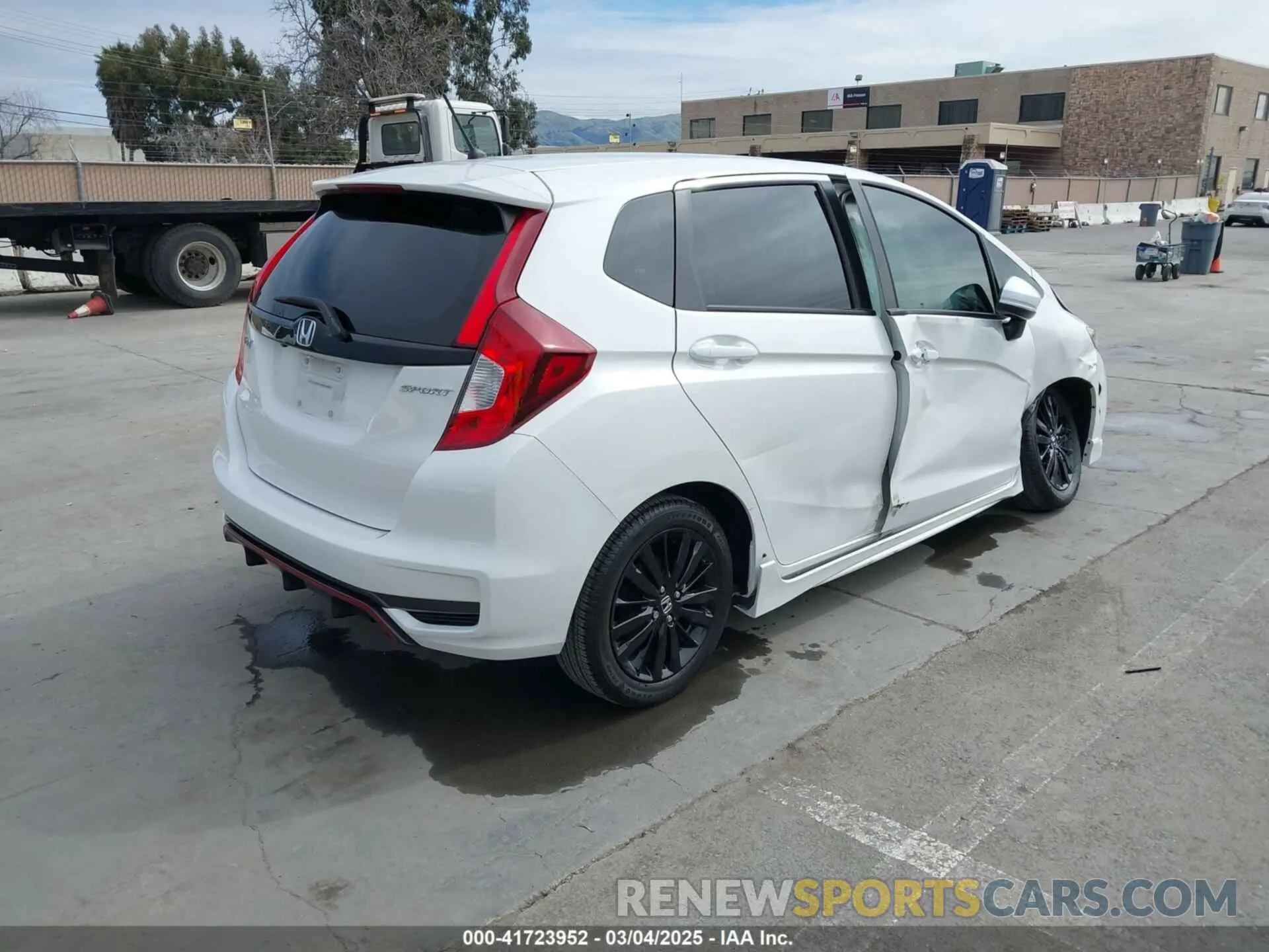 3 Photograph of a damaged car 3HGGK5H60LM719086 HONDA FIT 2020