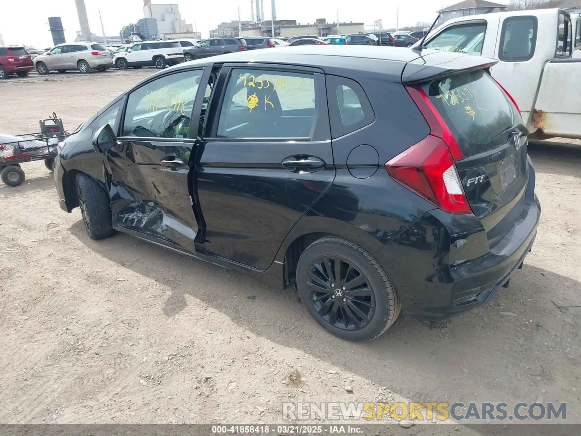 3 Photograph of a damaged car 3HGGK5H62LM725374 HONDA FIT 2020
