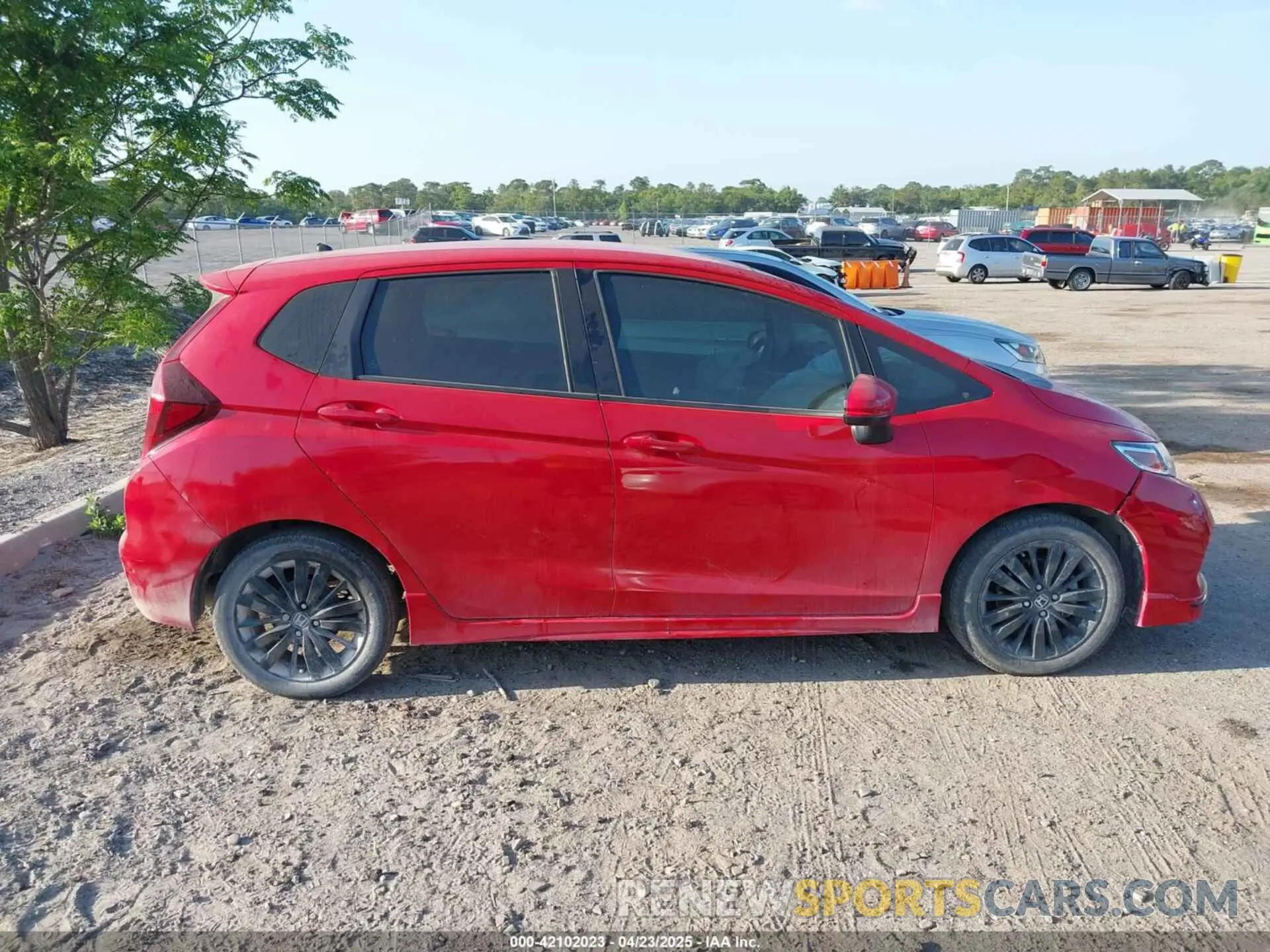 13 Photograph of a damaged car 3HGGK5H63LM718904 HONDA FIT 2020