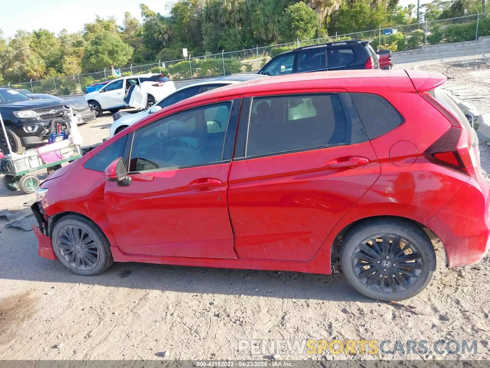 14 Photograph of a damaged car 3HGGK5H63LM718904 HONDA FIT 2020