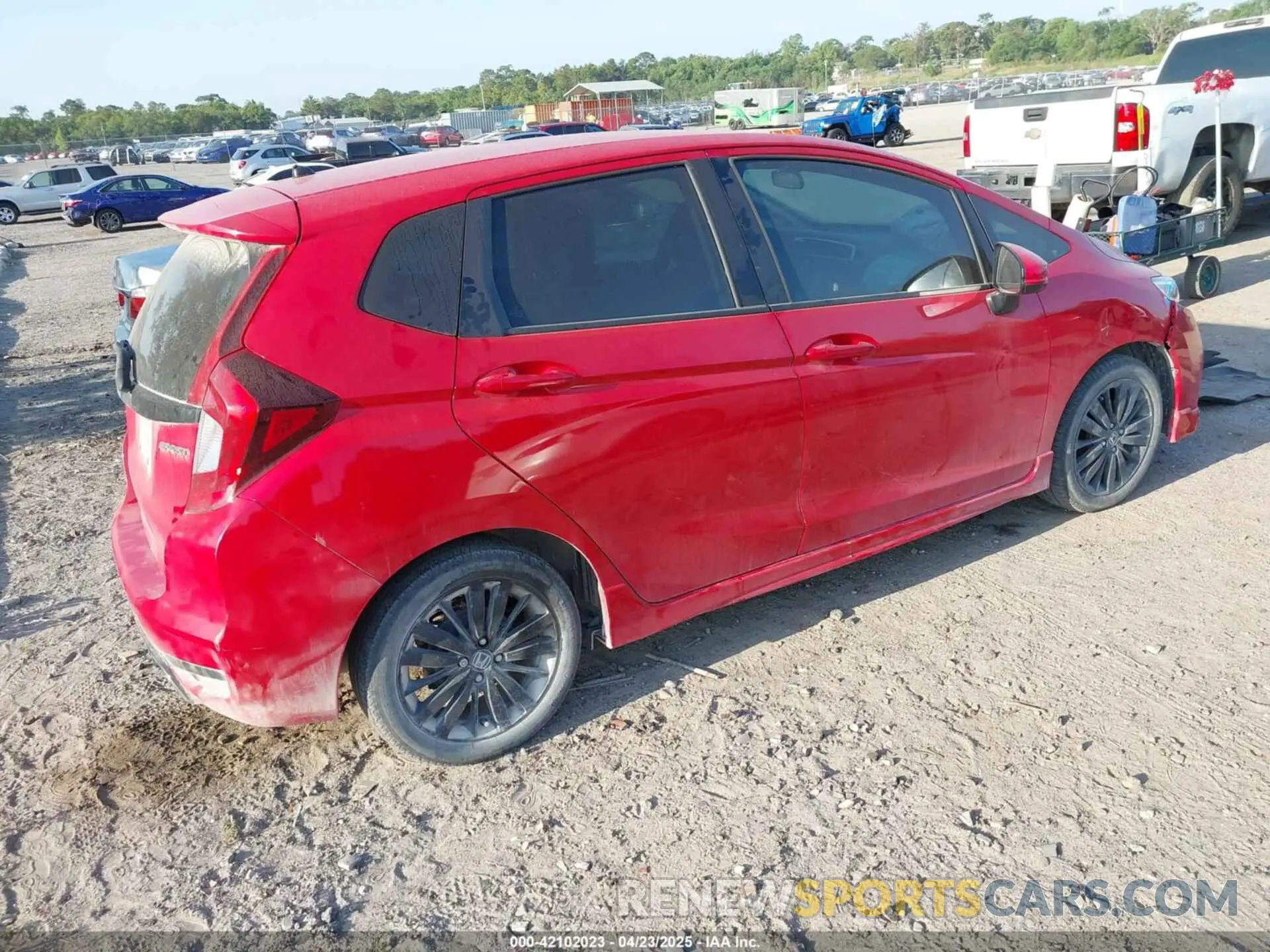 4 Photograph of a damaged car 3HGGK5H63LM718904 HONDA FIT 2020