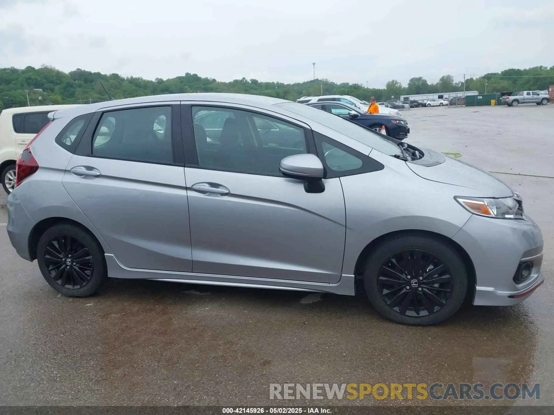 13 Photograph of a damaged car 3HGGK5H63LM731359 HONDA FIT 2020