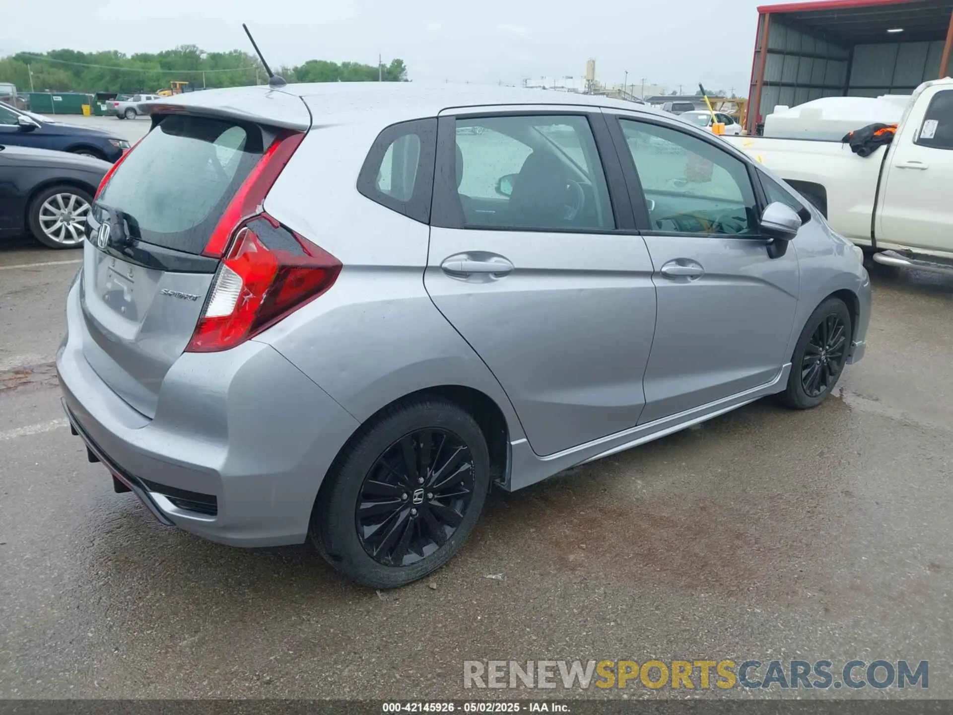 4 Photograph of a damaged car 3HGGK5H63LM731359 HONDA FIT 2020