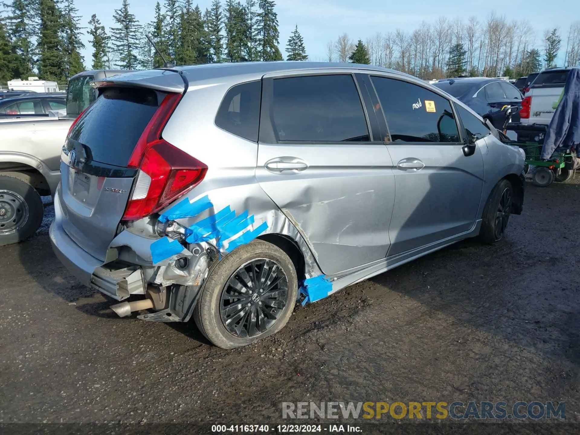 4 Photograph of a damaged car 3HGGK5H63LM734164 HONDA FIT 2020