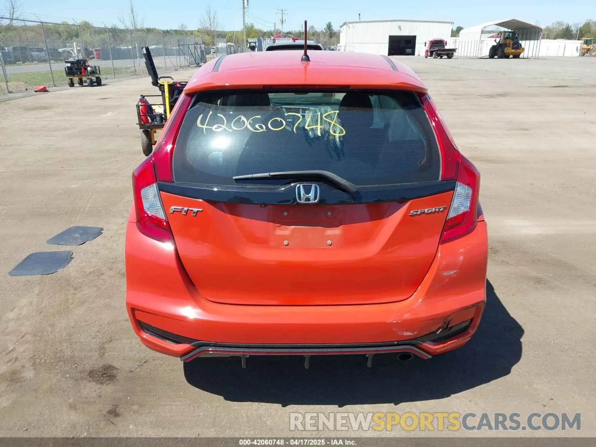 16 Photograph of a damaged car 3HGGK5H64LM721598 HONDA FIT 2020