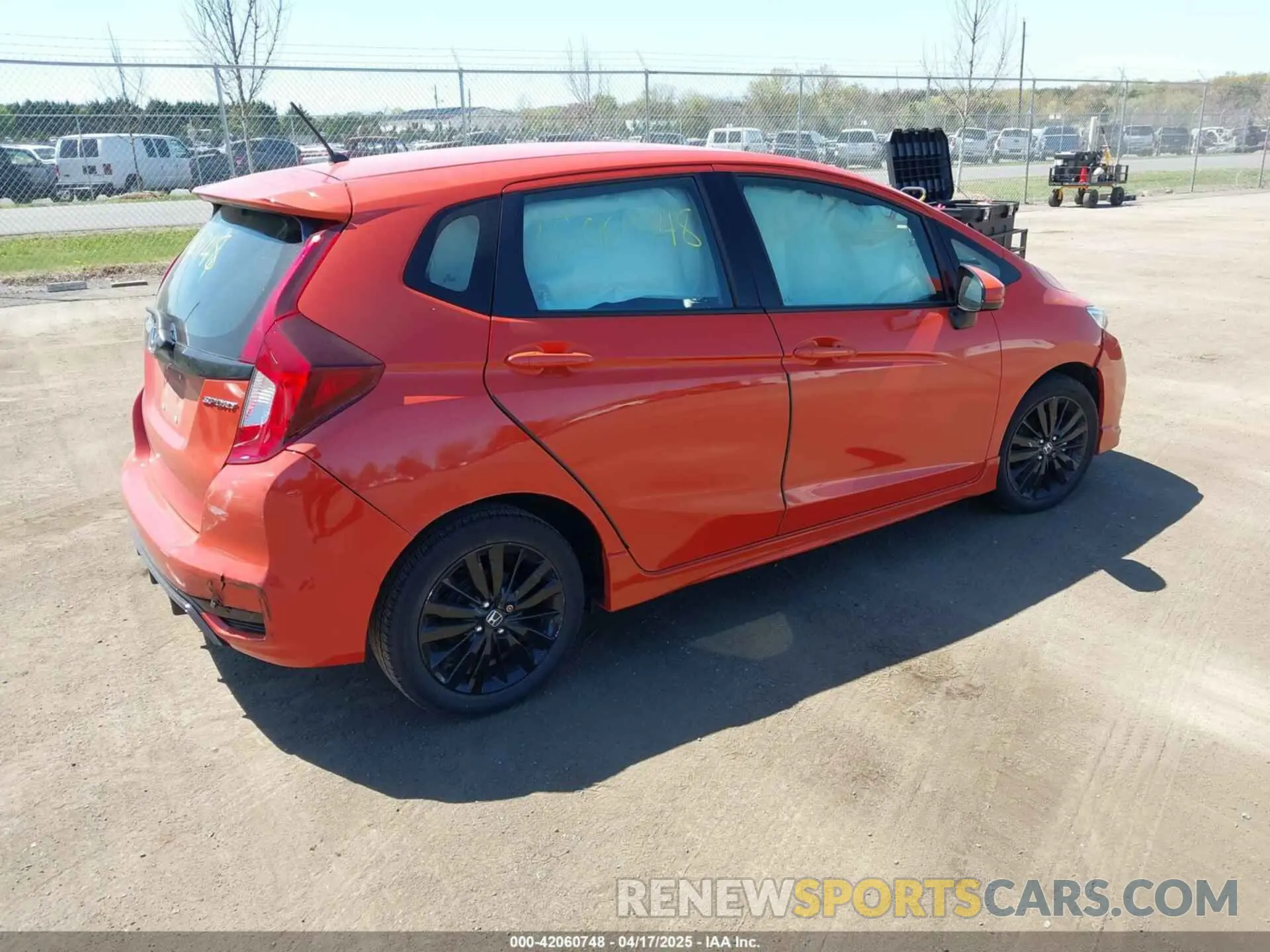 4 Photograph of a damaged car 3HGGK5H64LM721598 HONDA FIT 2020