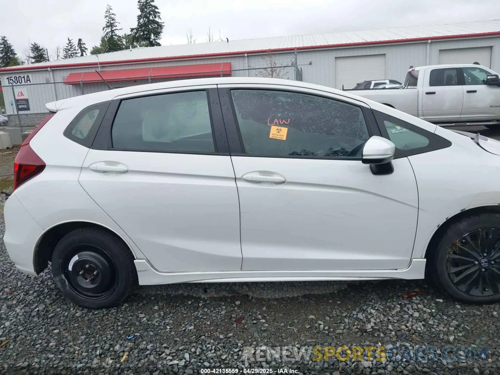 12 Photograph of a damaged car 3HGGK5H68LM715075 HONDA FIT 2020
