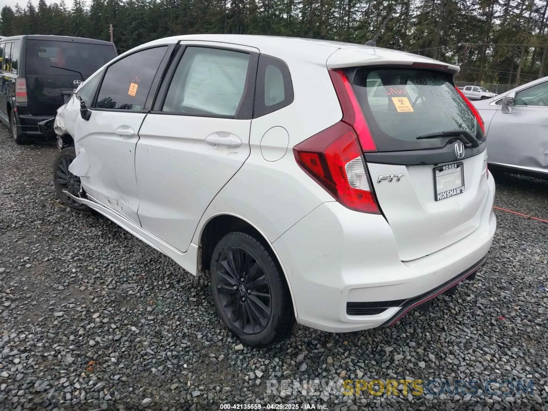 3 Photograph of a damaged car 3HGGK5H68LM715075 HONDA FIT 2020