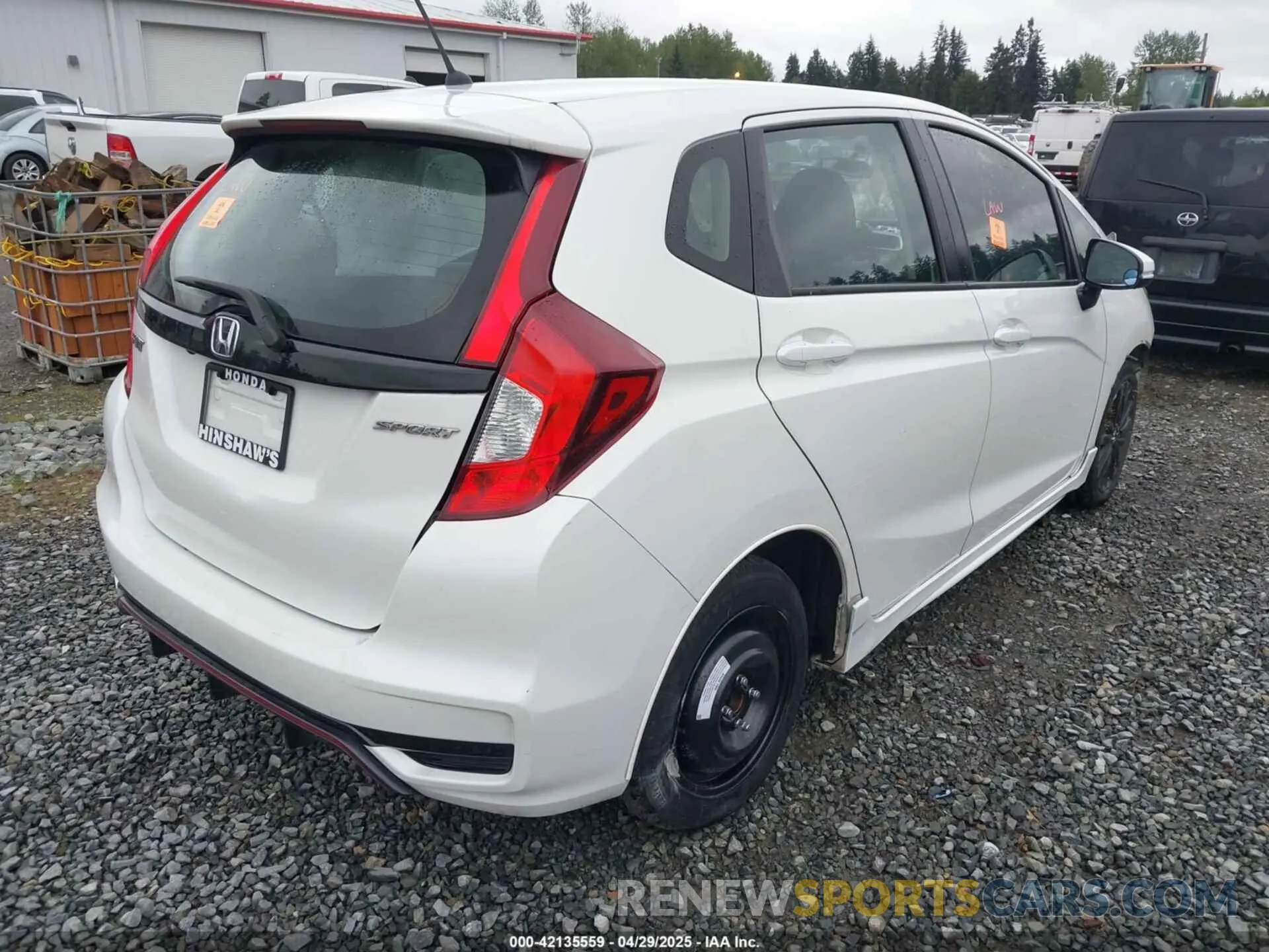 4 Photograph of a damaged car 3HGGK5H68LM715075 HONDA FIT 2020