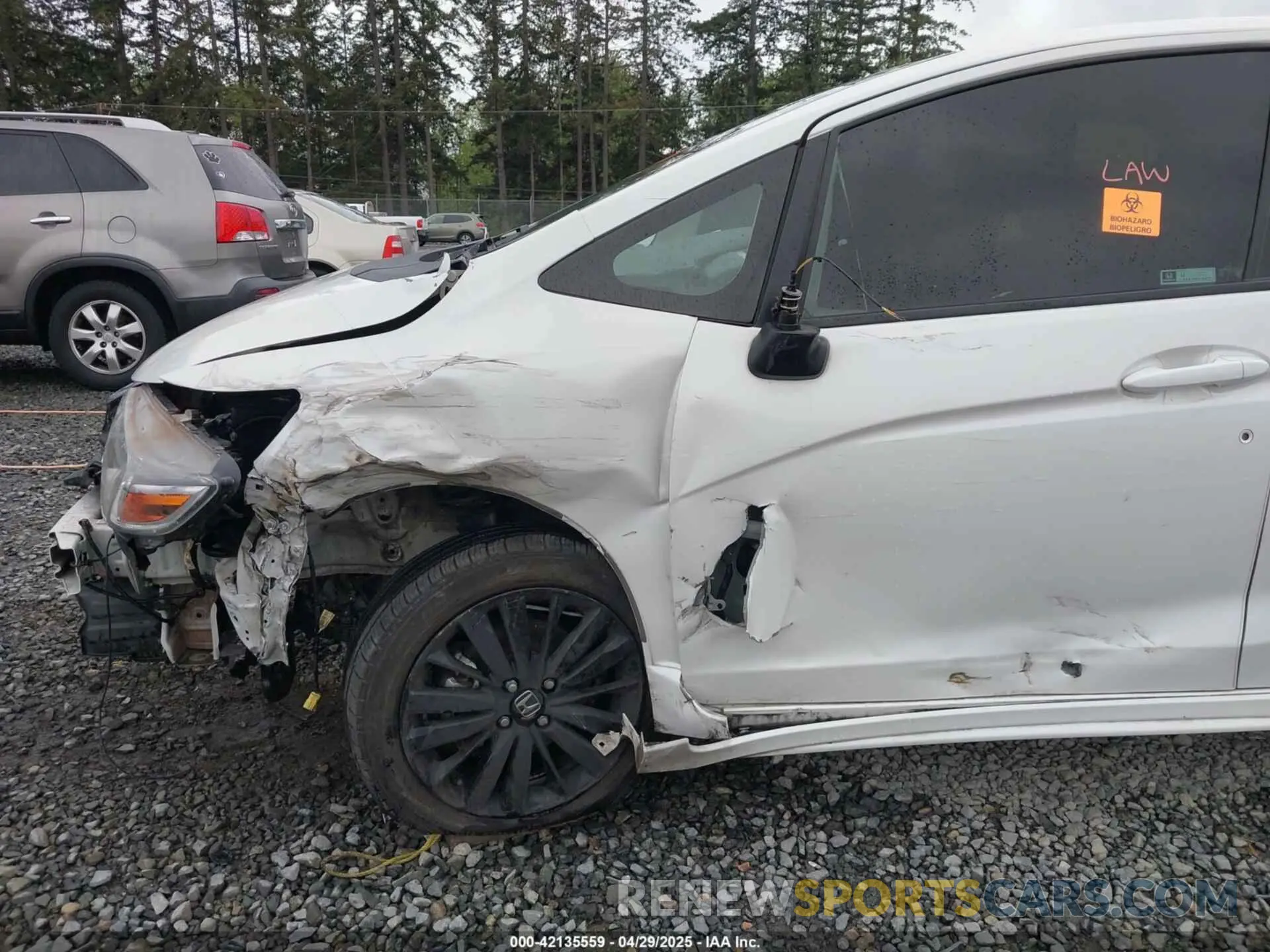 6 Photograph of a damaged car 3HGGK5H68LM715075 HONDA FIT 2020