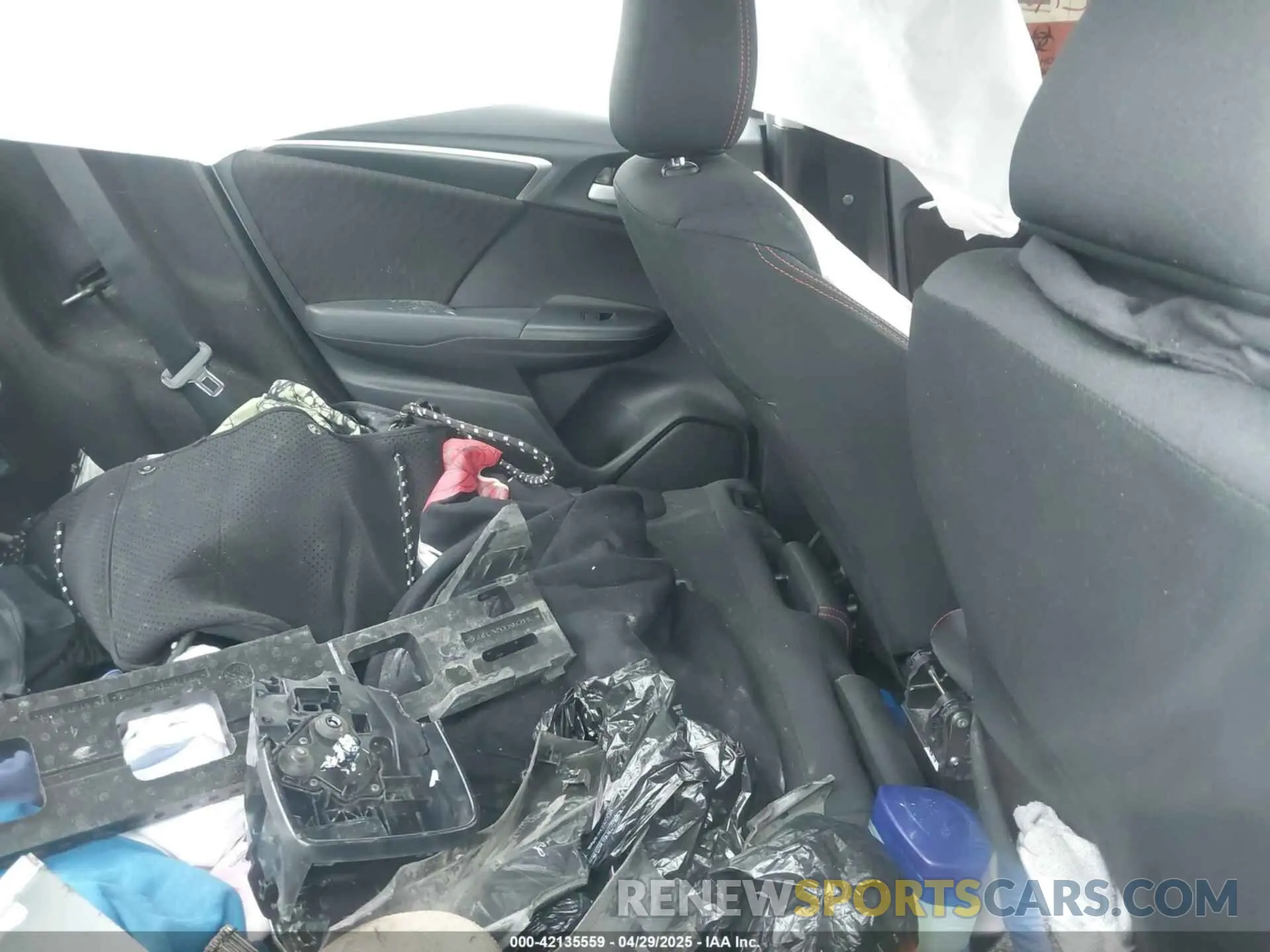 8 Photograph of a damaged car 3HGGK5H68LM715075 HONDA FIT 2020