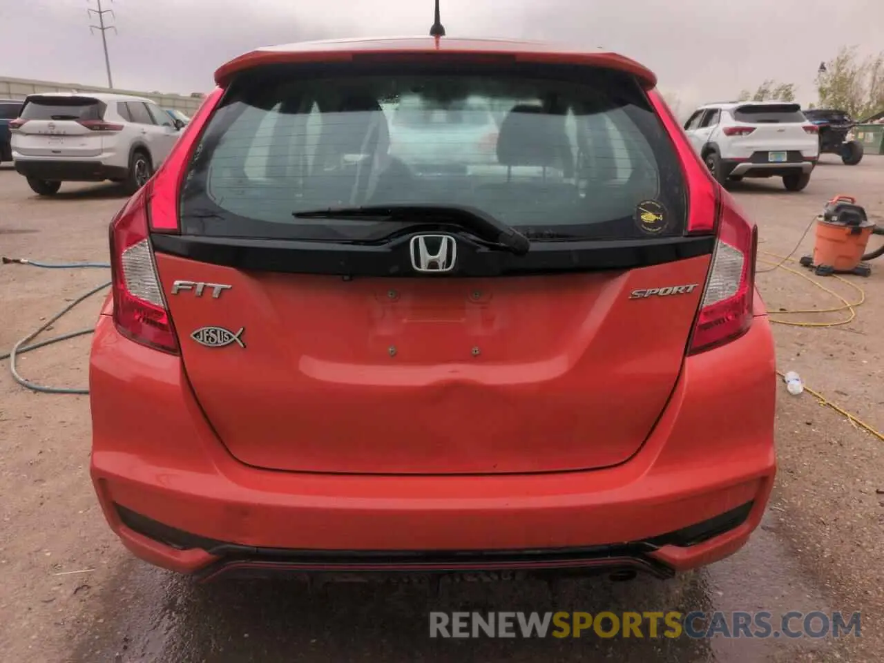 6 Photograph of a damaged car 3HGGK5H6XLM726840 HONDA FIT 2020