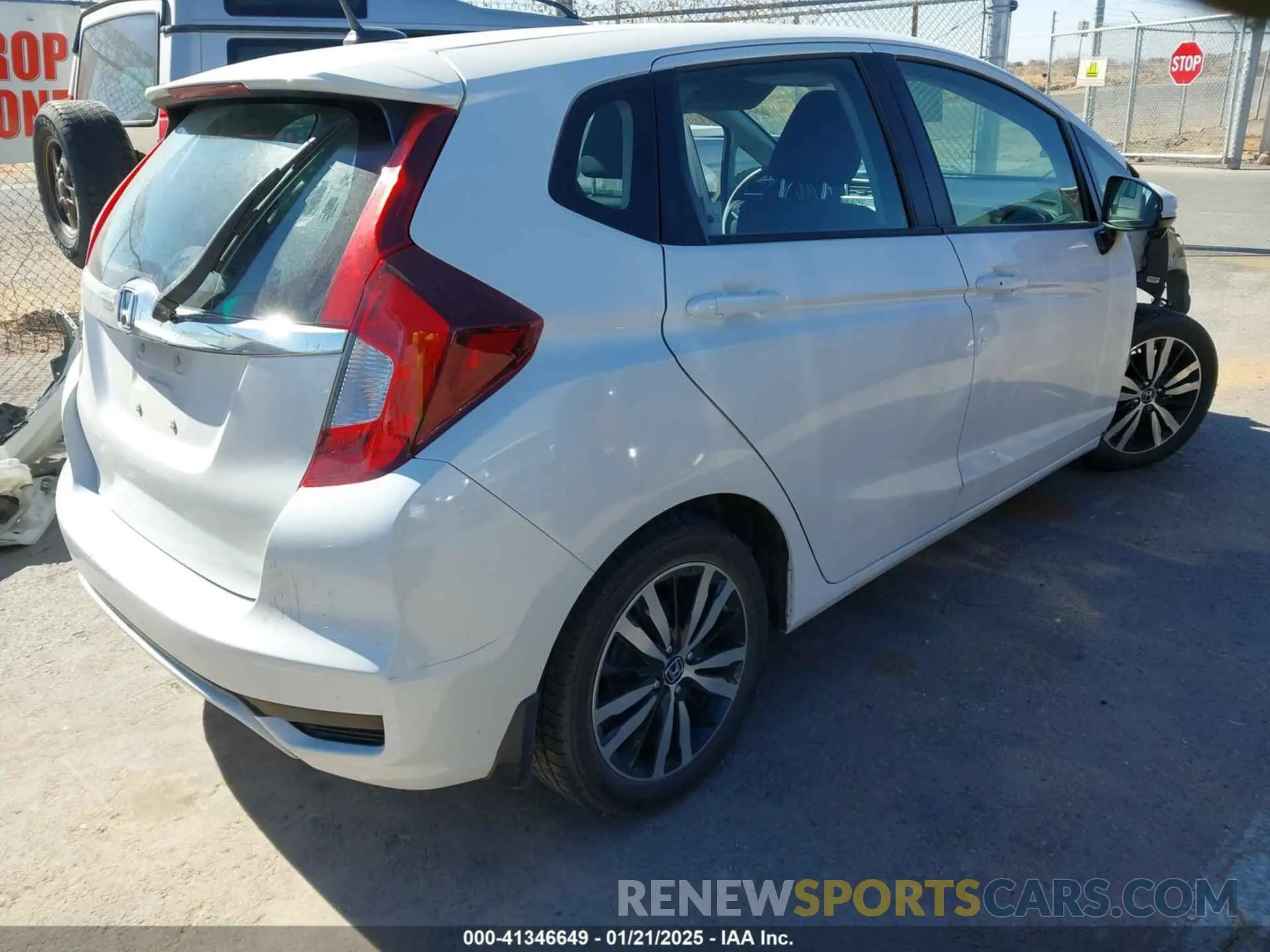 4 Photograph of a damaged car 3HGGK5H82LM703165 HONDA FIT 2020