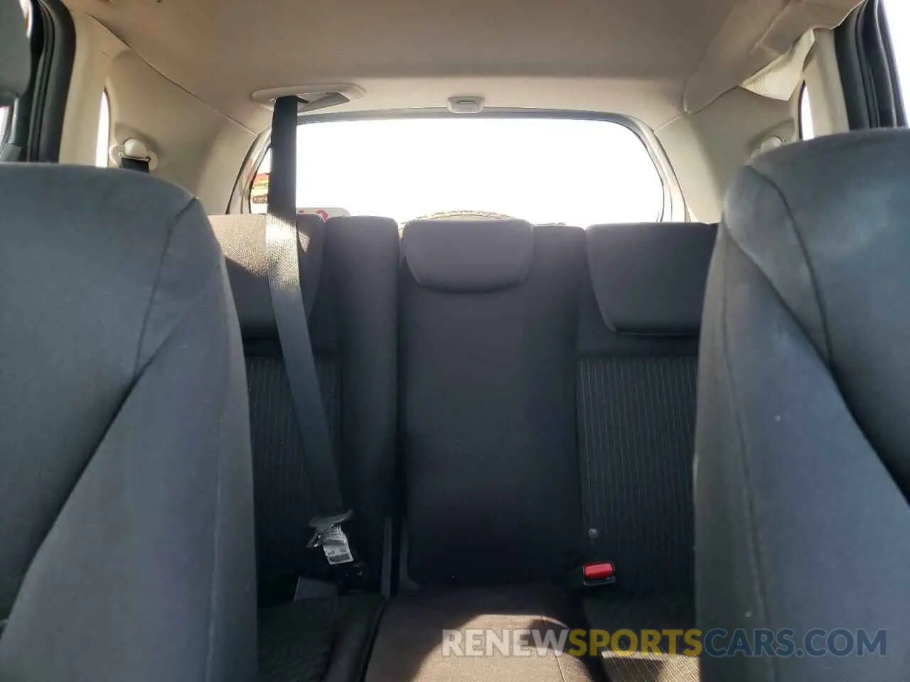 10 Photograph of a damaged car 3HGGK5H84LM733705 HONDA FIT 2020
