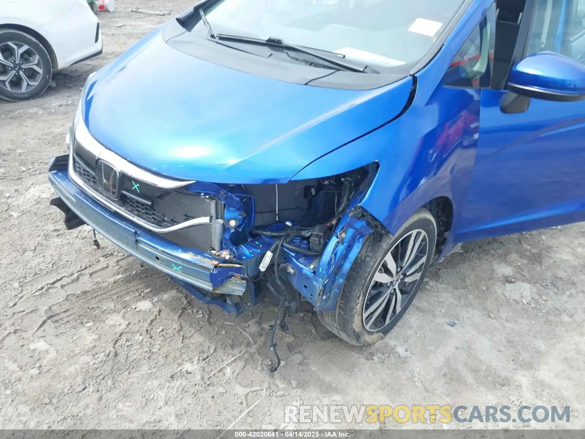 18 Photograph of a damaged car 3HGGK5H85LM719666 HONDA FIT 2020