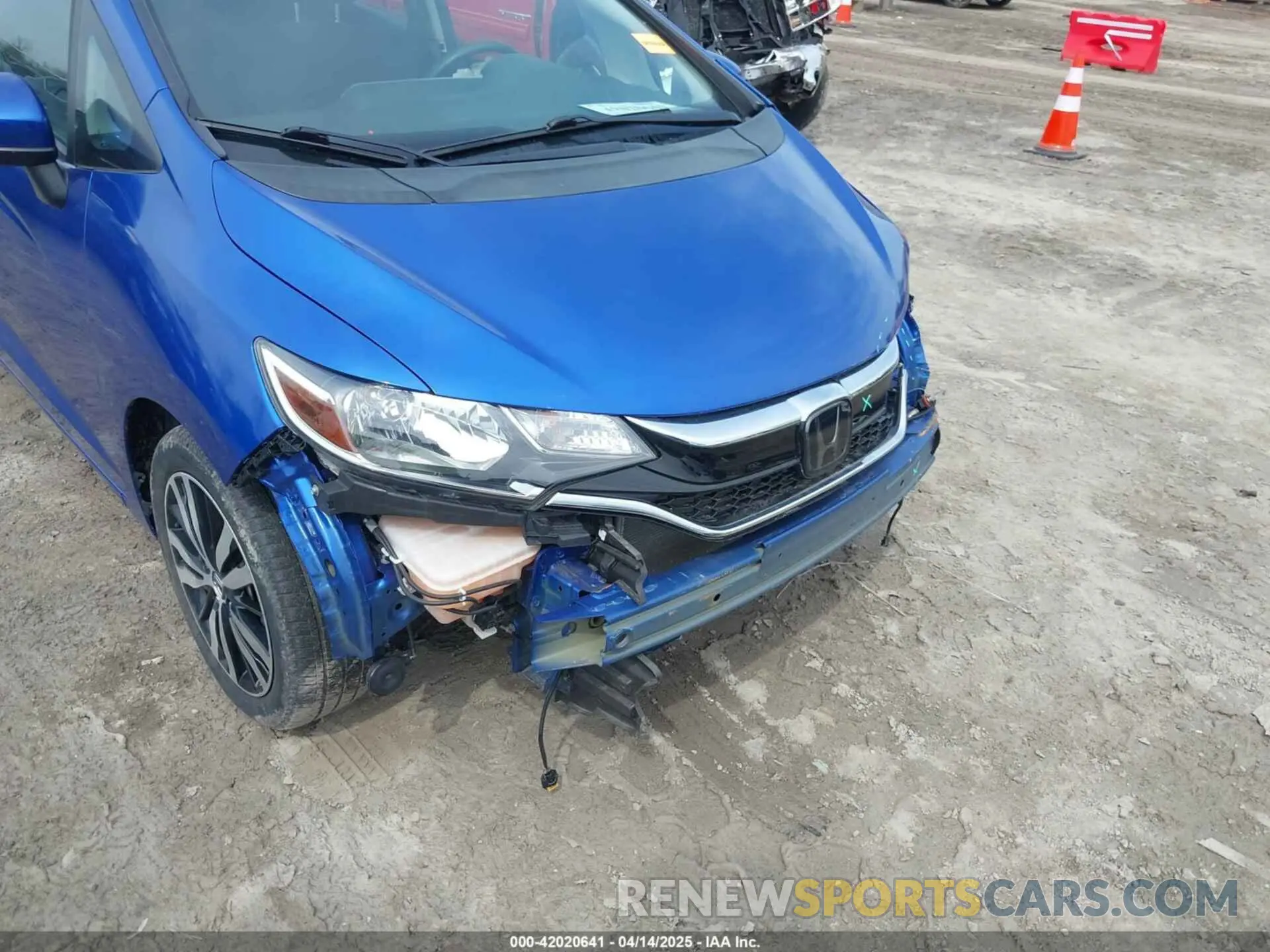 19 Photograph of a damaged car 3HGGK5H85LM719666 HONDA FIT 2020