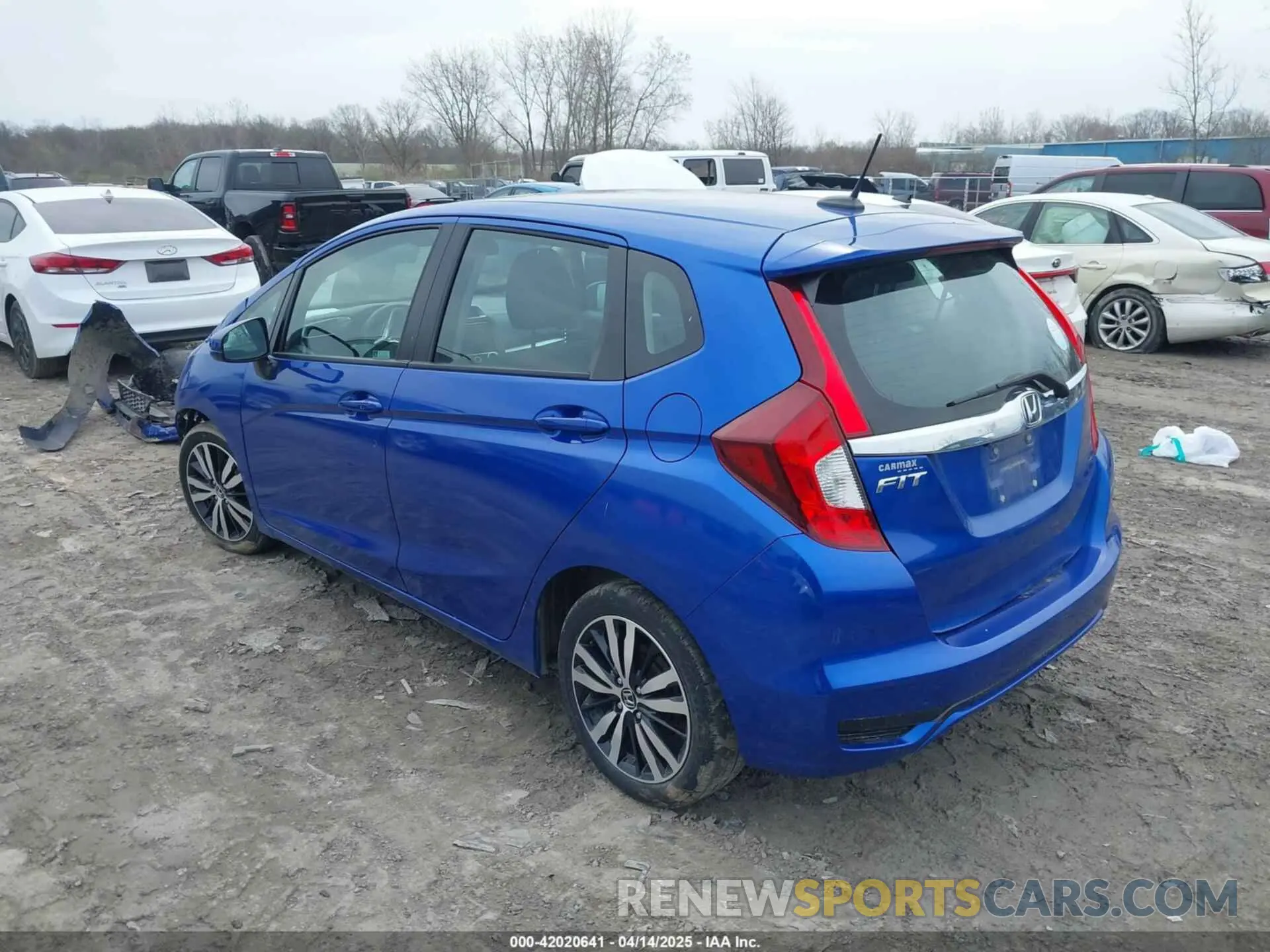 3 Photograph of a damaged car 3HGGK5H85LM719666 HONDA FIT 2020