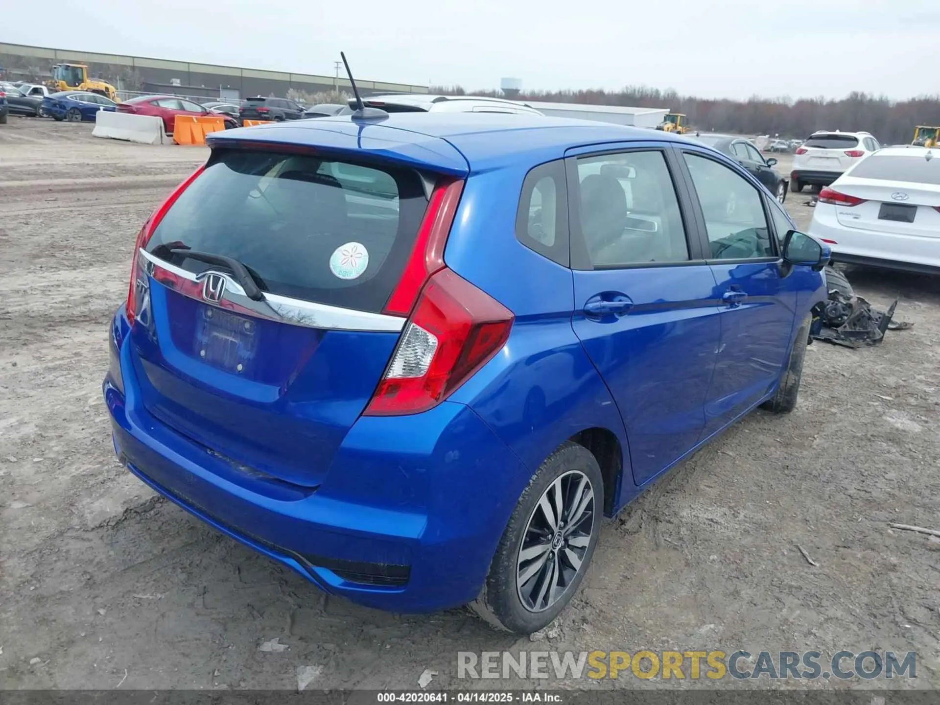 4 Photograph of a damaged car 3HGGK5H85LM719666 HONDA FIT 2020