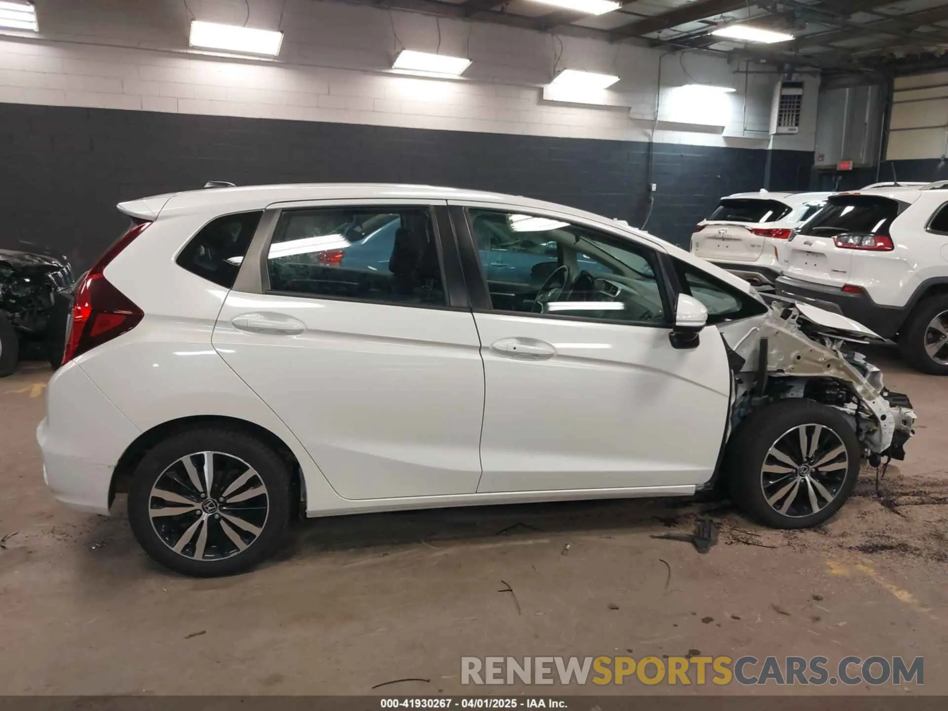 14 Photograph of a damaged car 3HGGK5H86LM702469 HONDA FIT 2020