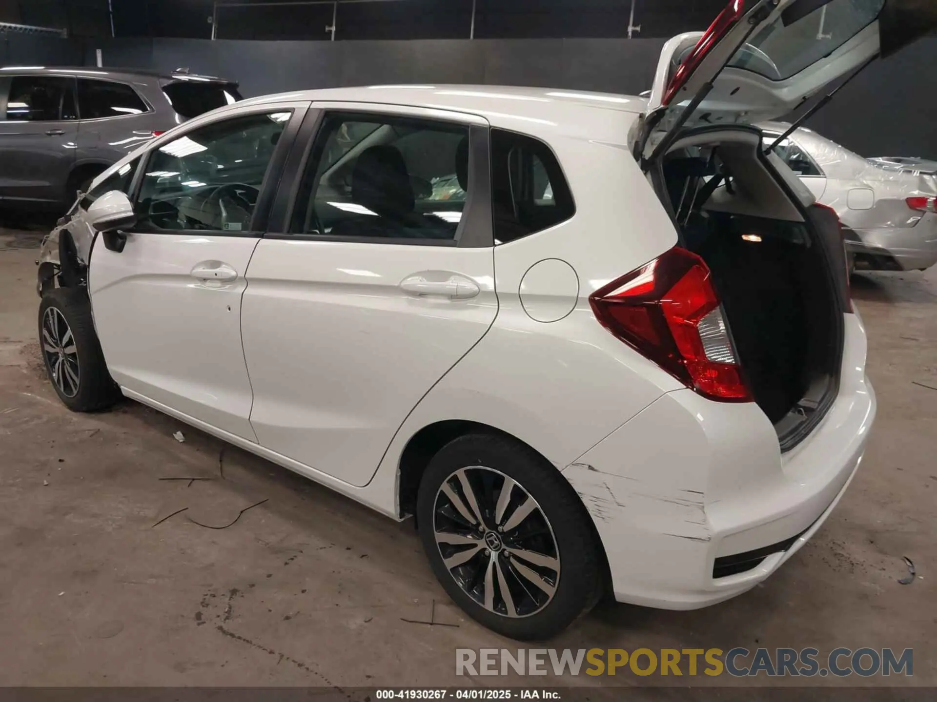 3 Photograph of a damaged car 3HGGK5H86LM702469 HONDA FIT 2020
