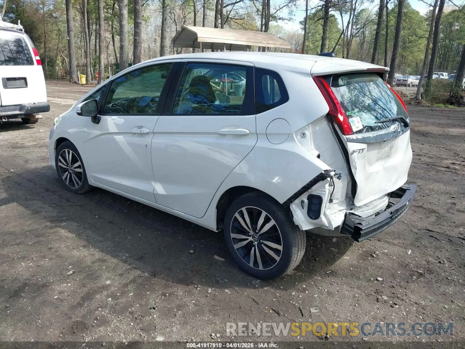 3 Photograph of a damaged car 3HGGK5H86LM704254 HONDA FIT 2020
