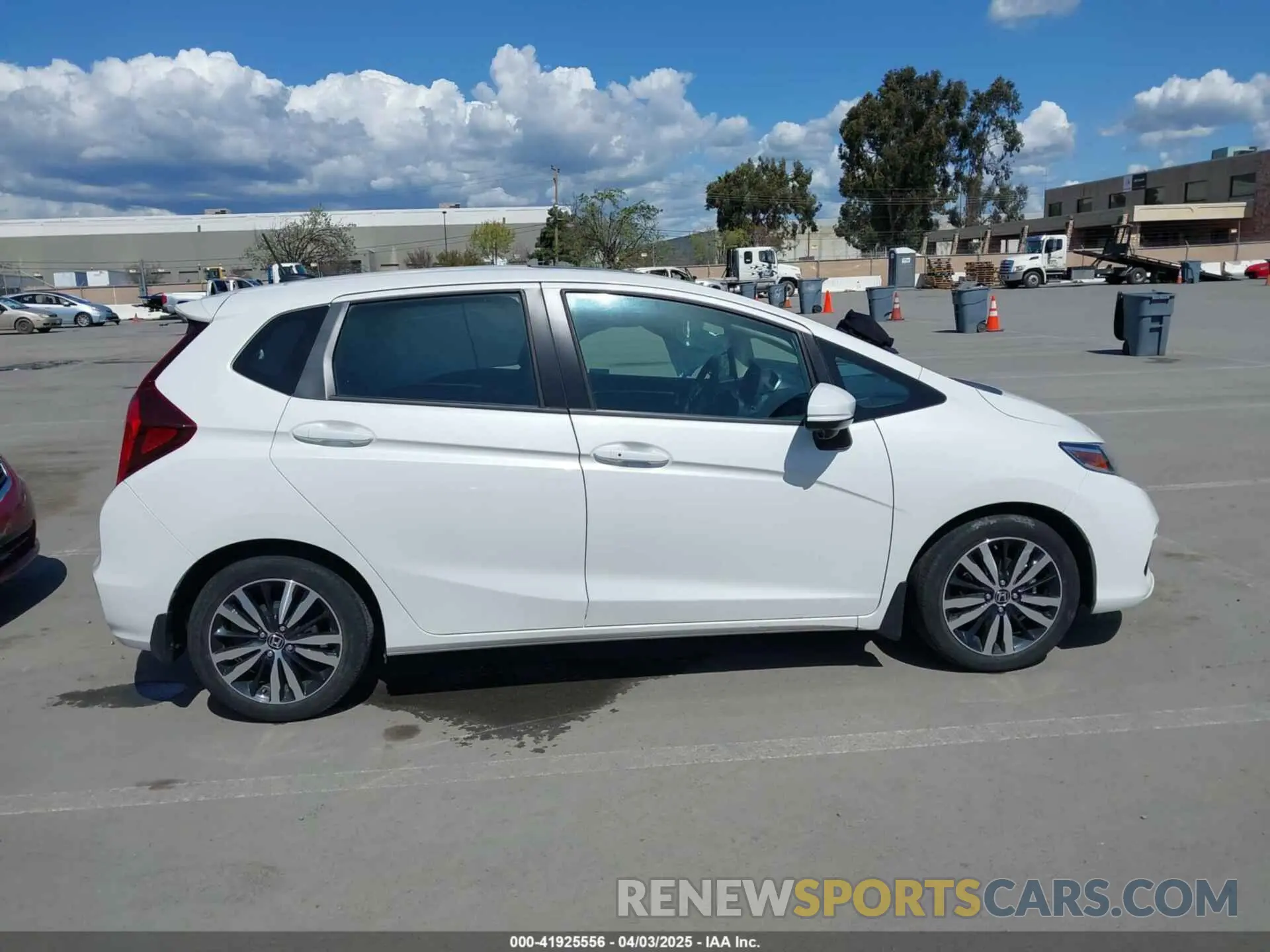 13 Photograph of a damaged car 3HGGK5H87LM732810 HONDA FIT 2020