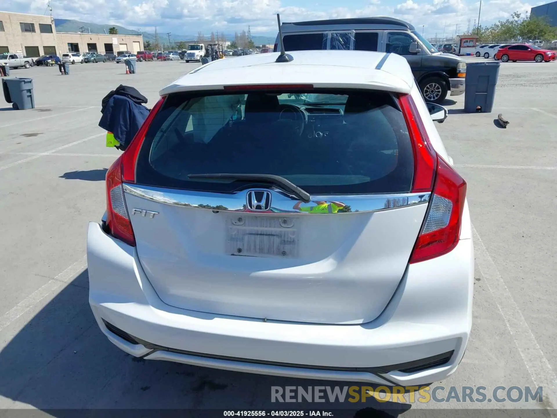 16 Photograph of a damaged car 3HGGK5H87LM732810 HONDA FIT 2020