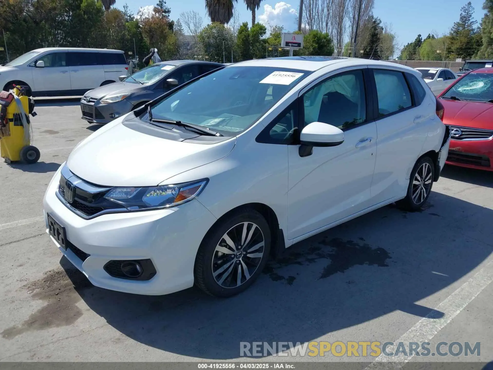 2 Photograph of a damaged car 3HGGK5H87LM732810 HONDA FIT 2020