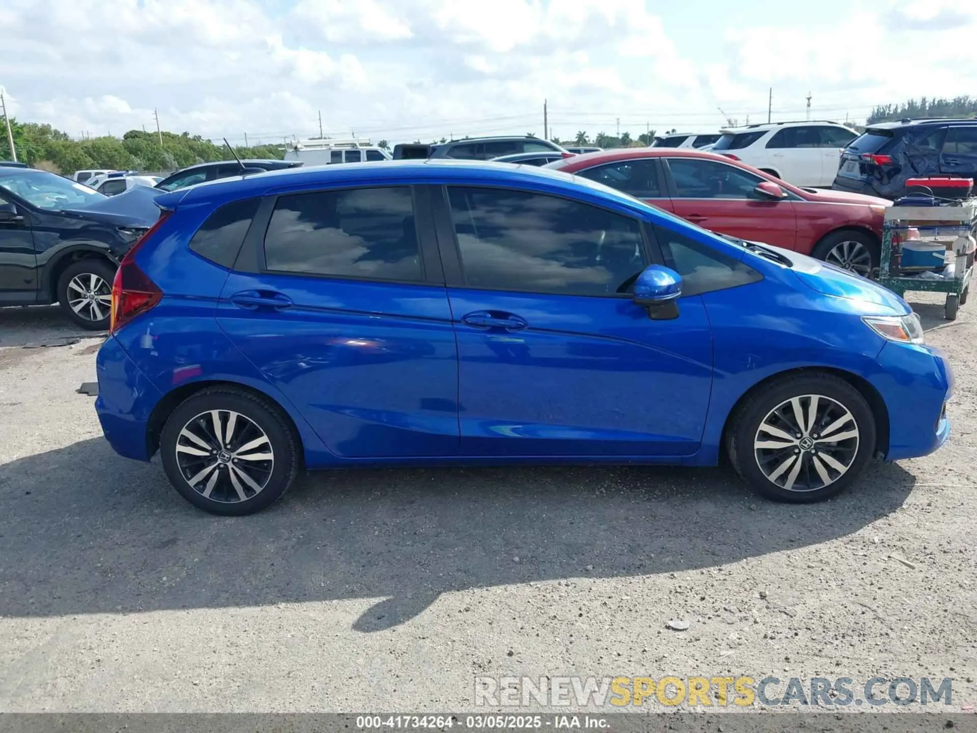 12 Photograph of a damaged car 3HGGK5H88LM701341 HONDA FIT 2020