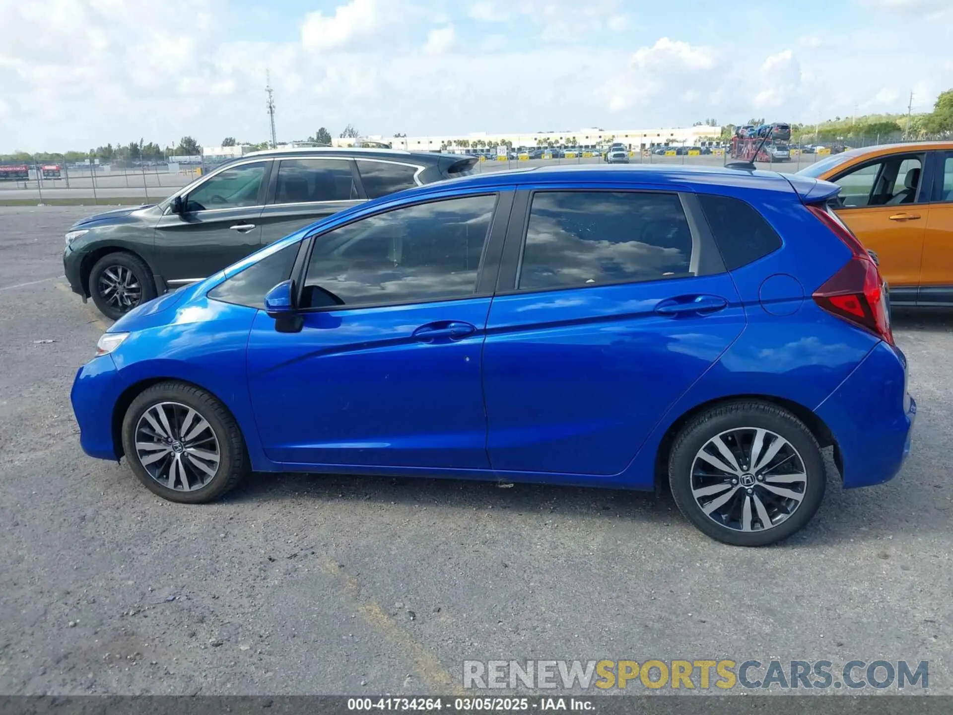13 Photograph of a damaged car 3HGGK5H88LM701341 HONDA FIT 2020