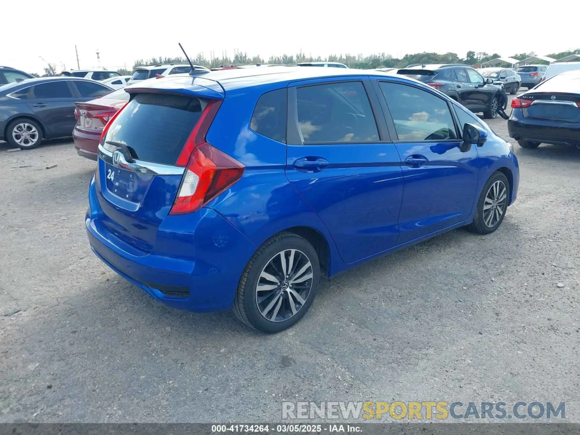 4 Photograph of a damaged car 3HGGK5H88LM701341 HONDA FIT 2020