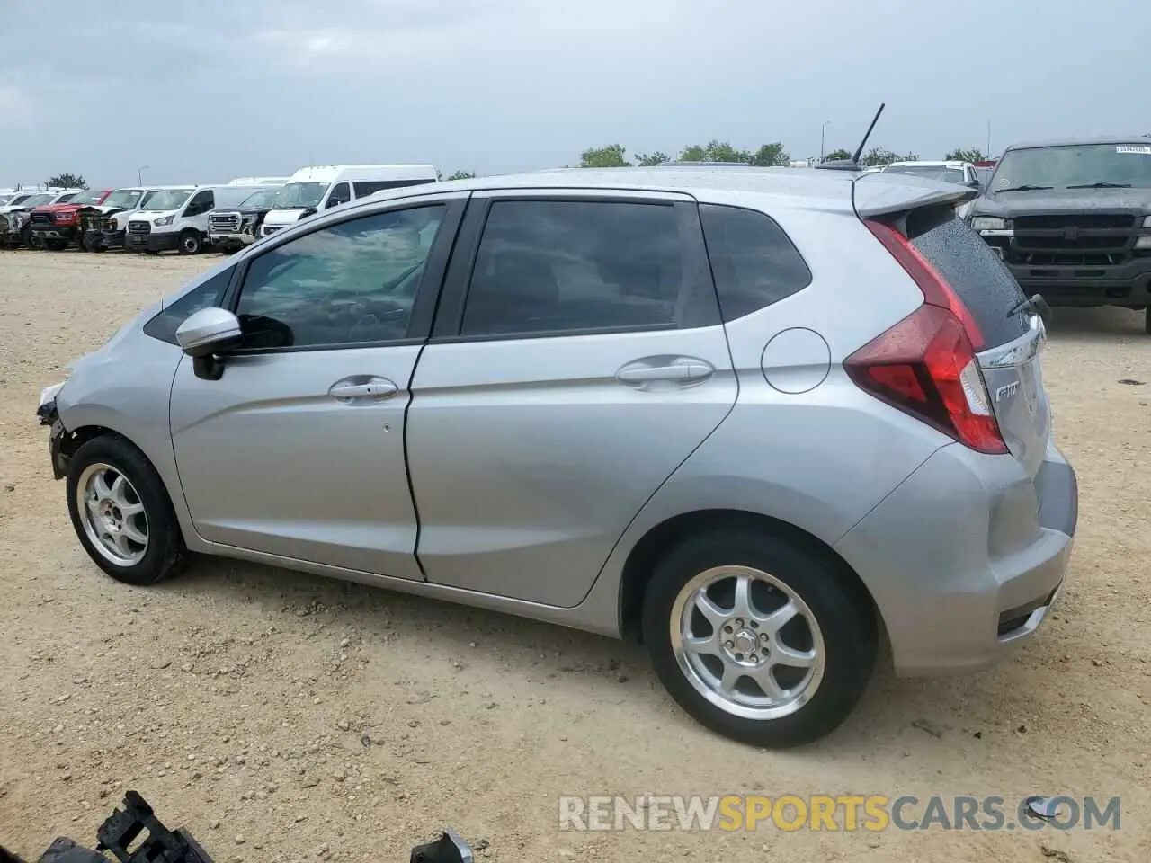 2 Photograph of a damaged car 3HGGK5H88LM725087 HONDA FIT 2020