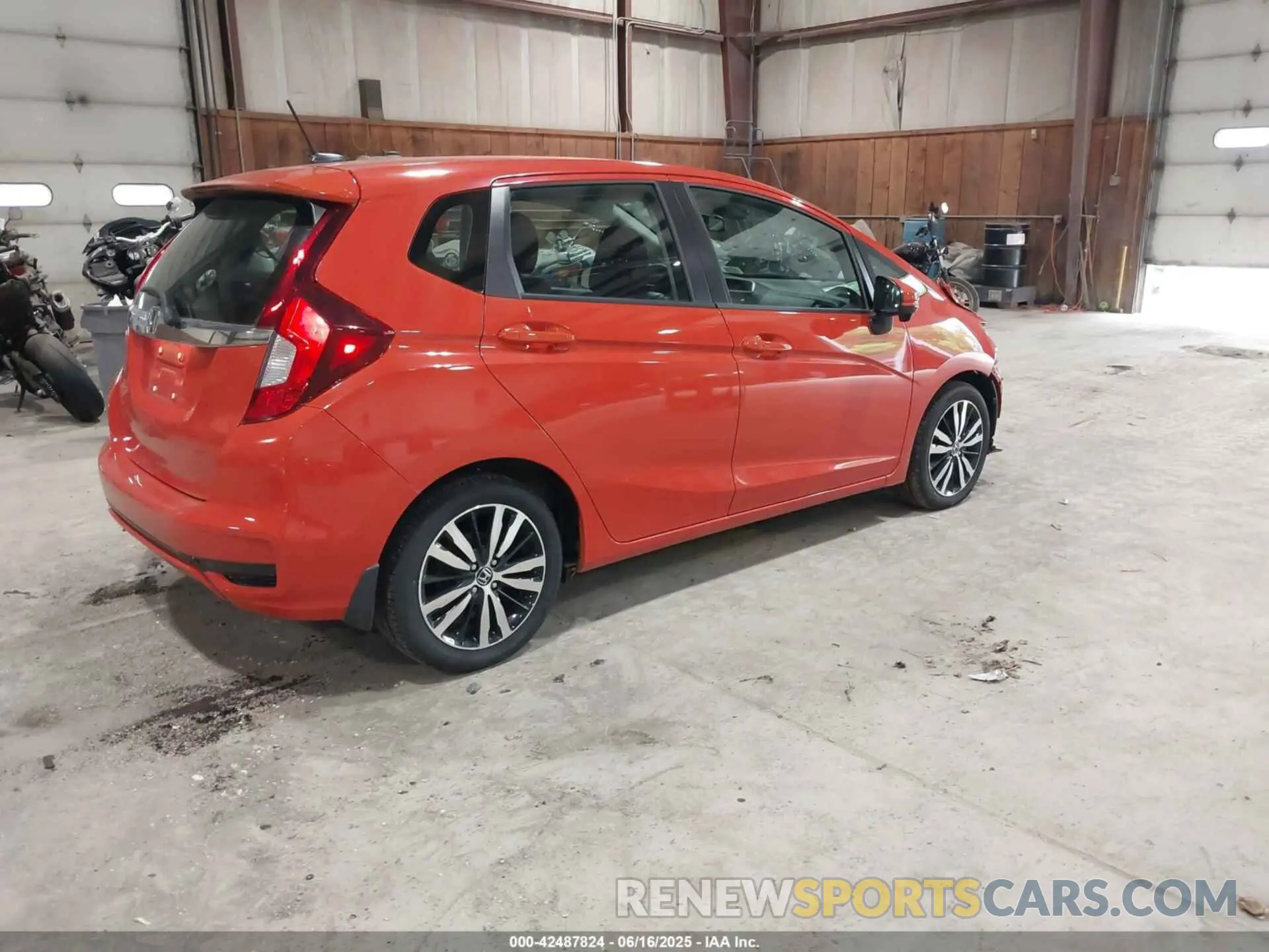 4 Photograph of a damaged car 3HGGK5H88LM729821 HONDA FIT 2020
