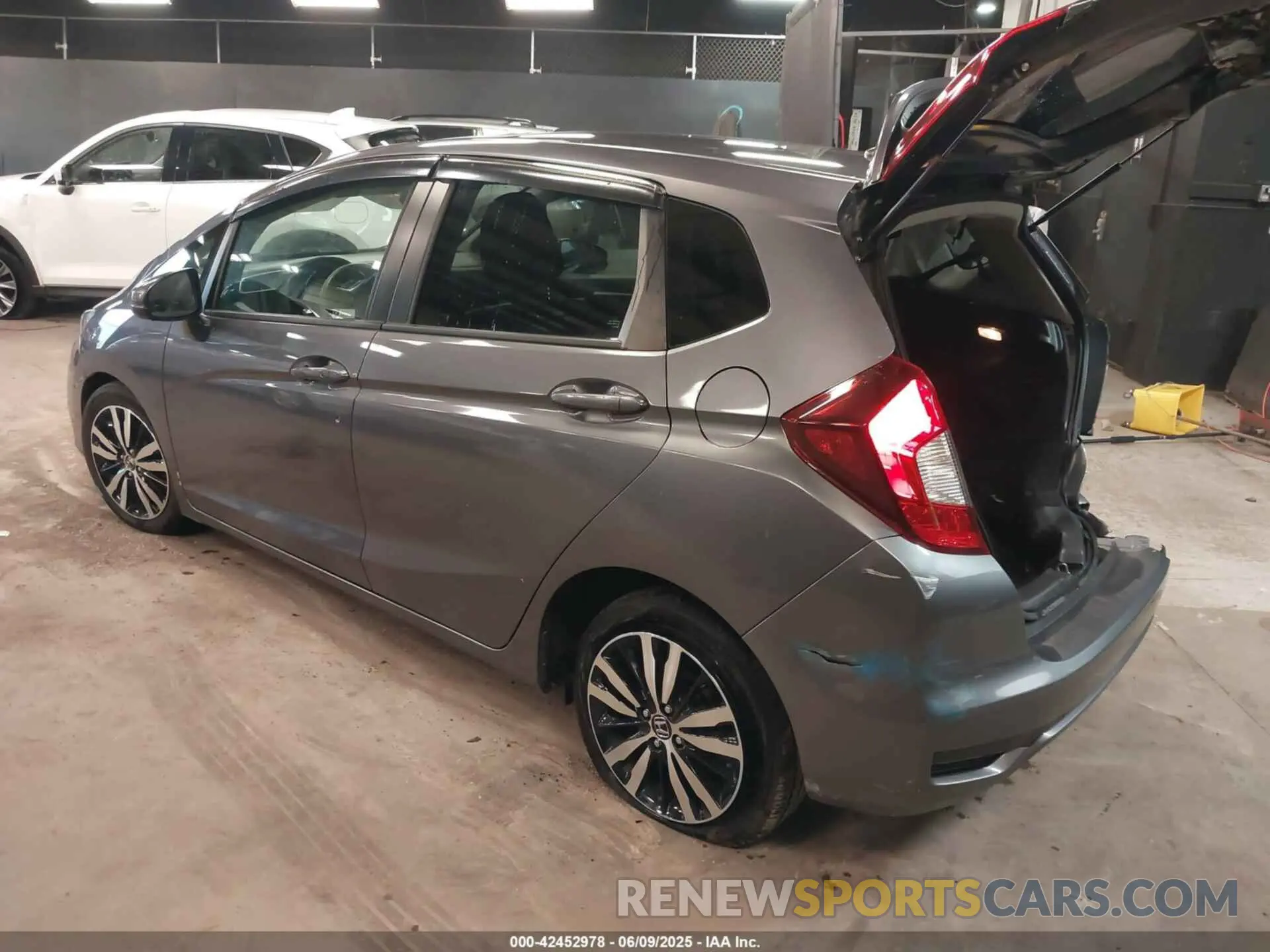 3 Photograph of a damaged car 3HGGK5H88LM733156 HONDA FIT 2020