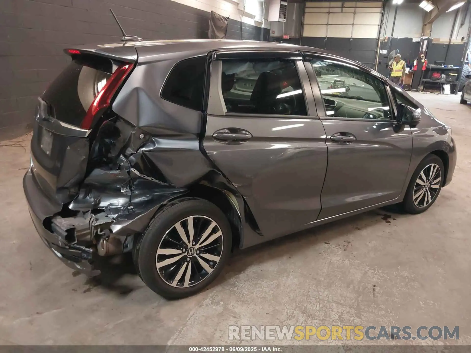 6 Photograph of a damaged car 3HGGK5H88LM733156 HONDA FIT 2020