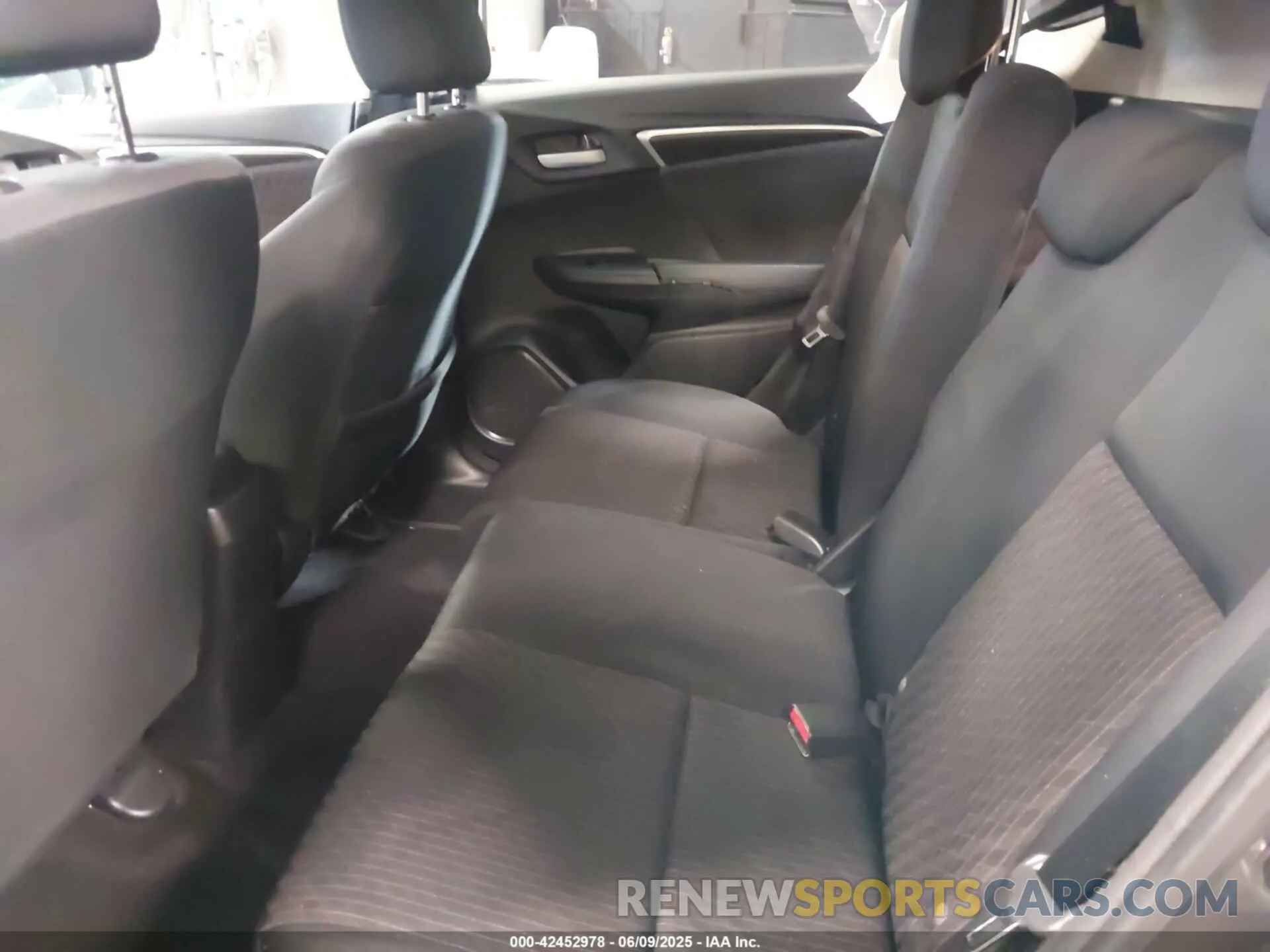 8 Photograph of a damaged car 3HGGK5H88LM733156 HONDA FIT 2020