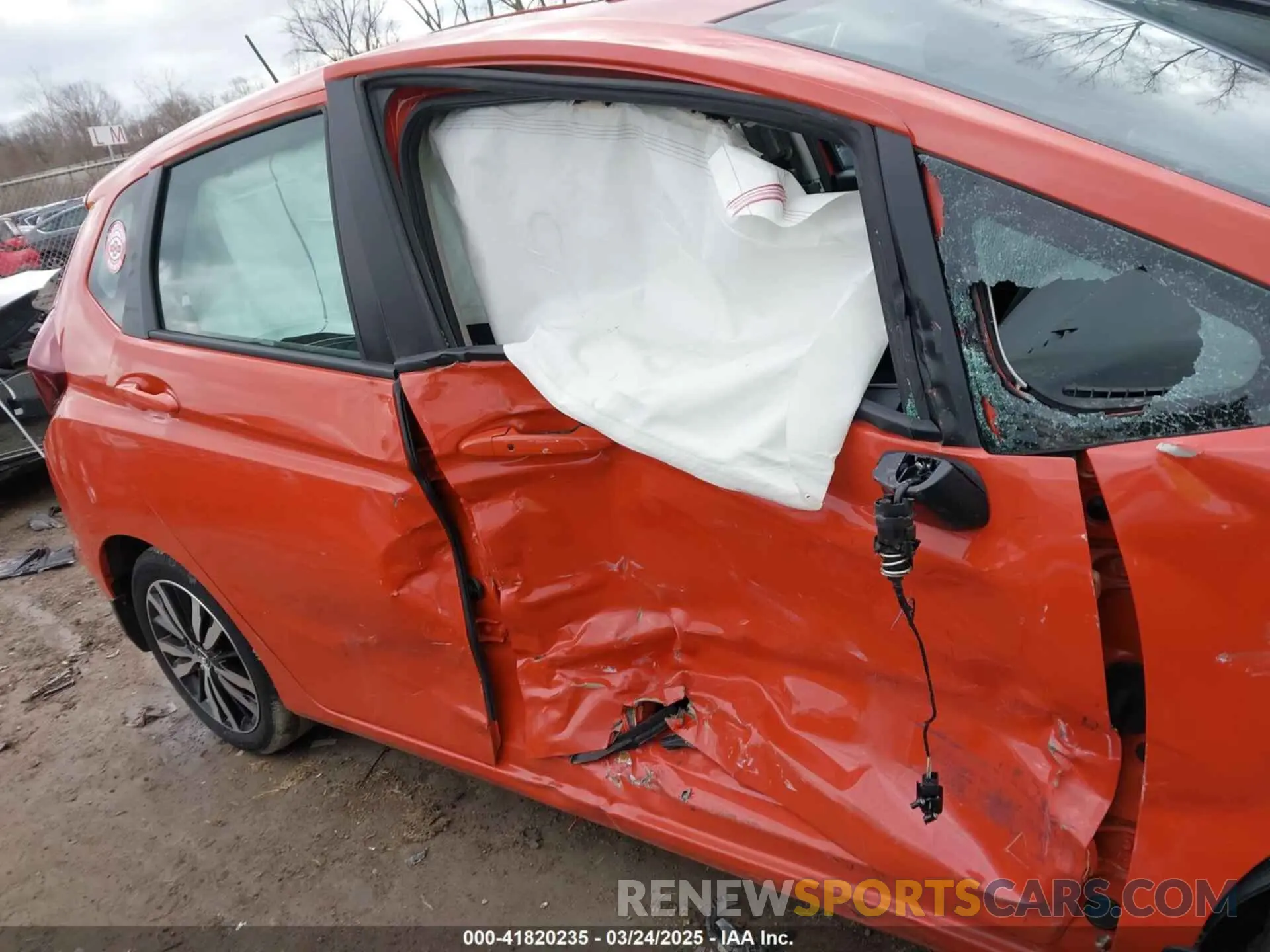 14 Photograph of a damaged car 3HGGK5H8XLM709232 HONDA FIT 2020