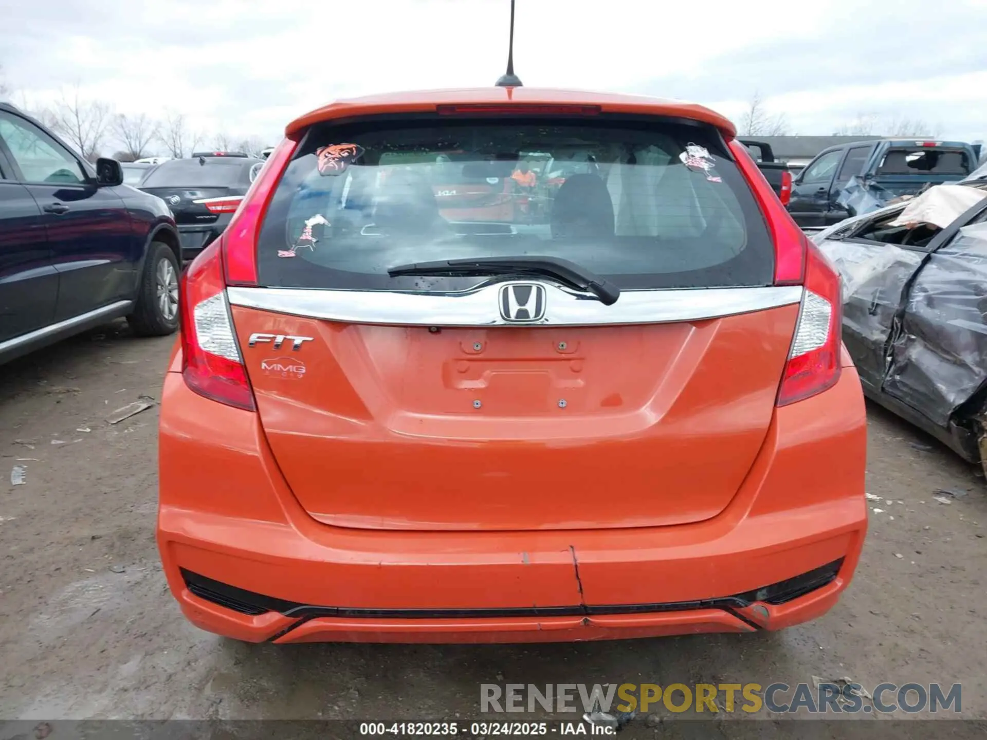 17 Photograph of a damaged car 3HGGK5H8XLM709232 HONDA FIT 2020