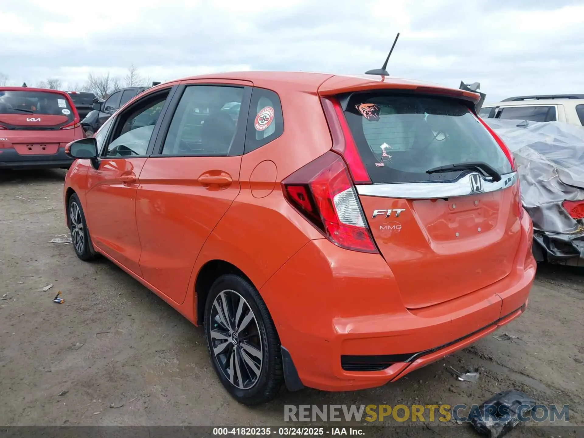 3 Photograph of a damaged car 3HGGK5H8XLM709232 HONDA FIT 2020