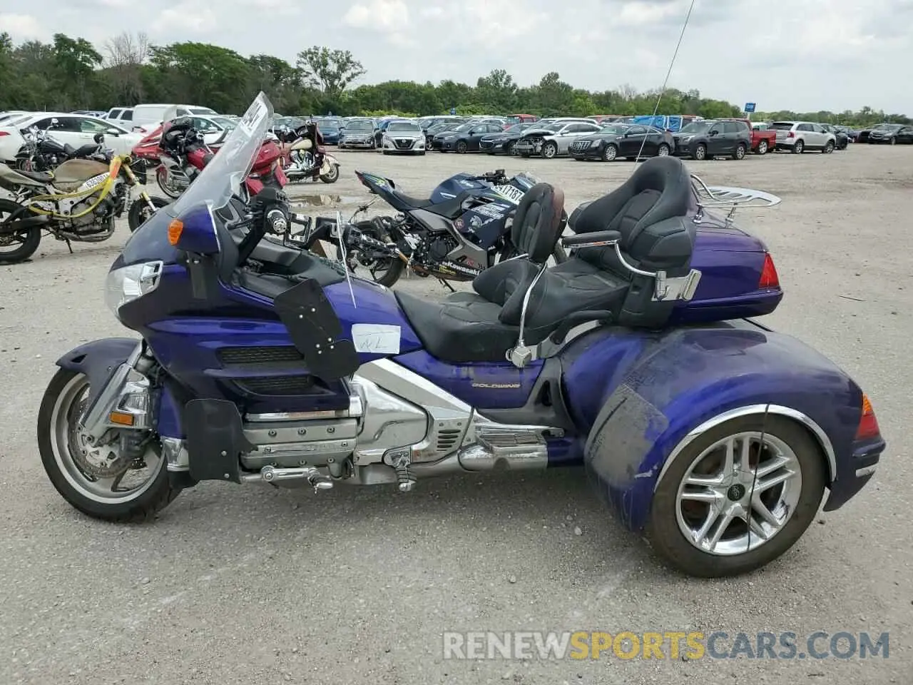 3 Photograph of a damaged car 1HFSC47043A203250 HONDA GL CYCLE 2003