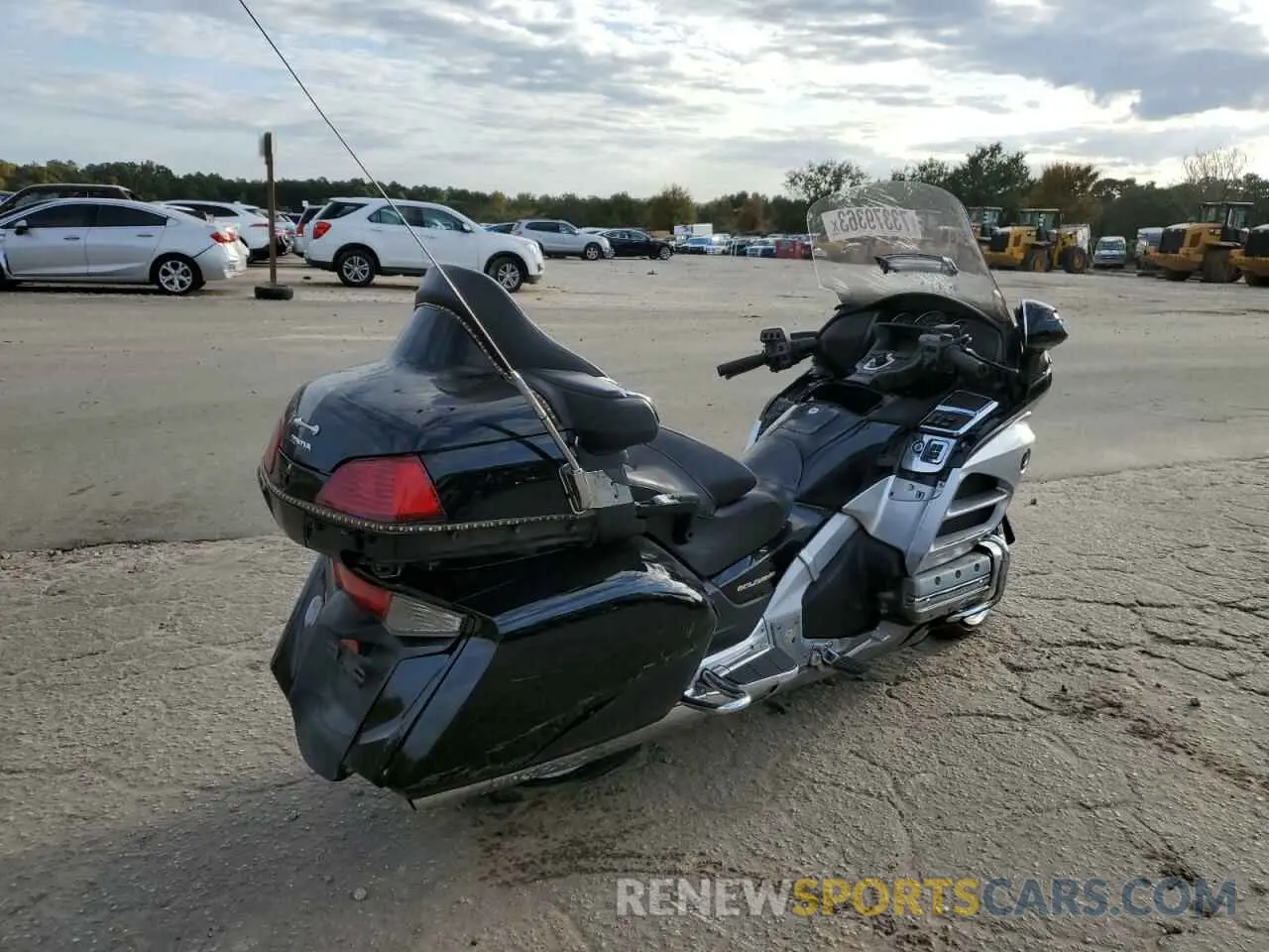 4 Photograph of a damaged car JH2SC68G2CK003616 HONDA GL CYCLE 2012