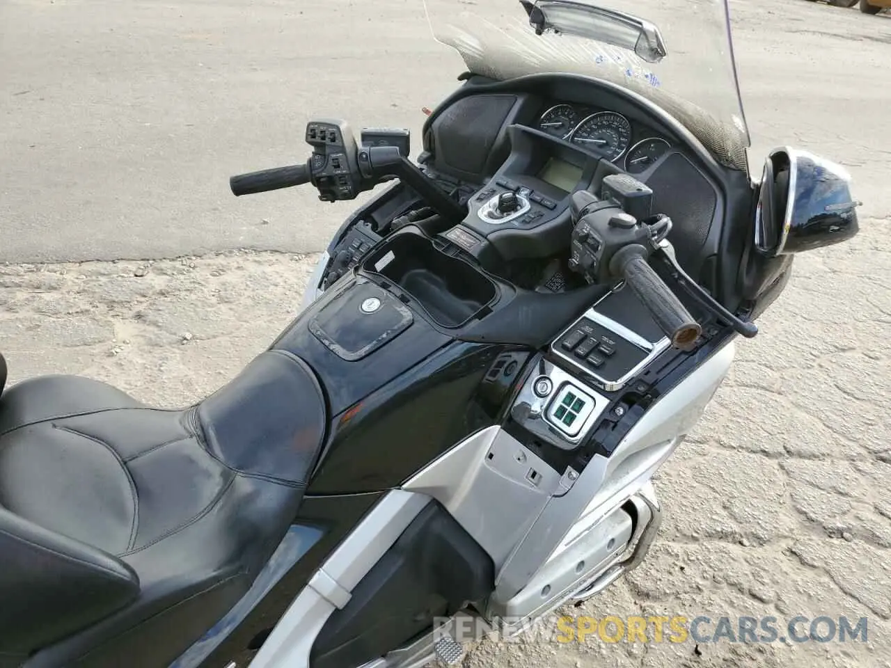 5 Photograph of a damaged car JH2SC68G2CK003616 HONDA GL CYCLE 2012
